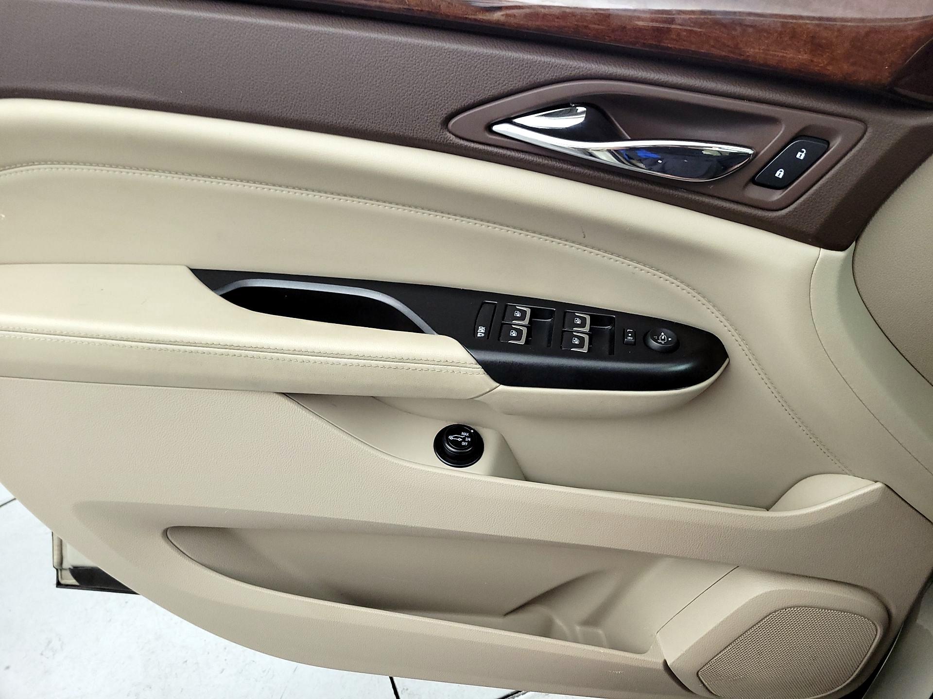 Thumbnail: 2015 Cadillac SRX - 12