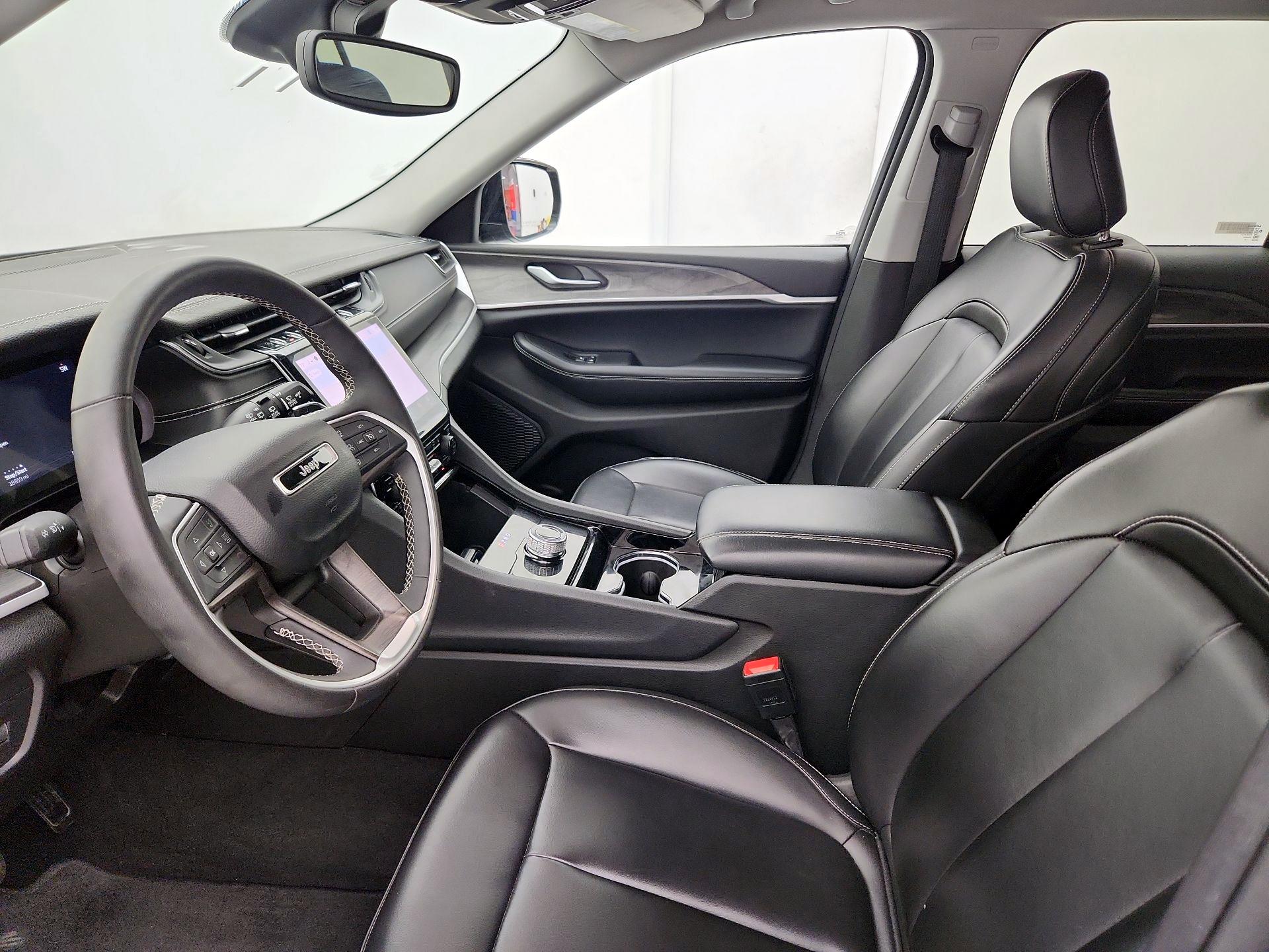 Thumbnail: 2023 Jeep Grand Cherokee - 11