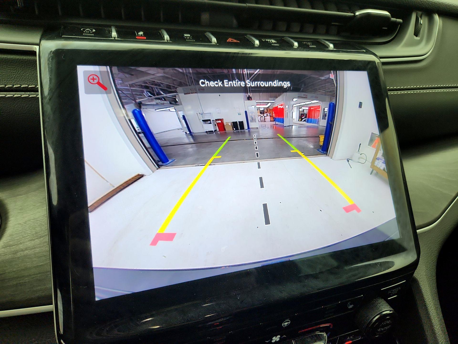 Thumbnail: 2023 Jeep Grand Cherokee - 15