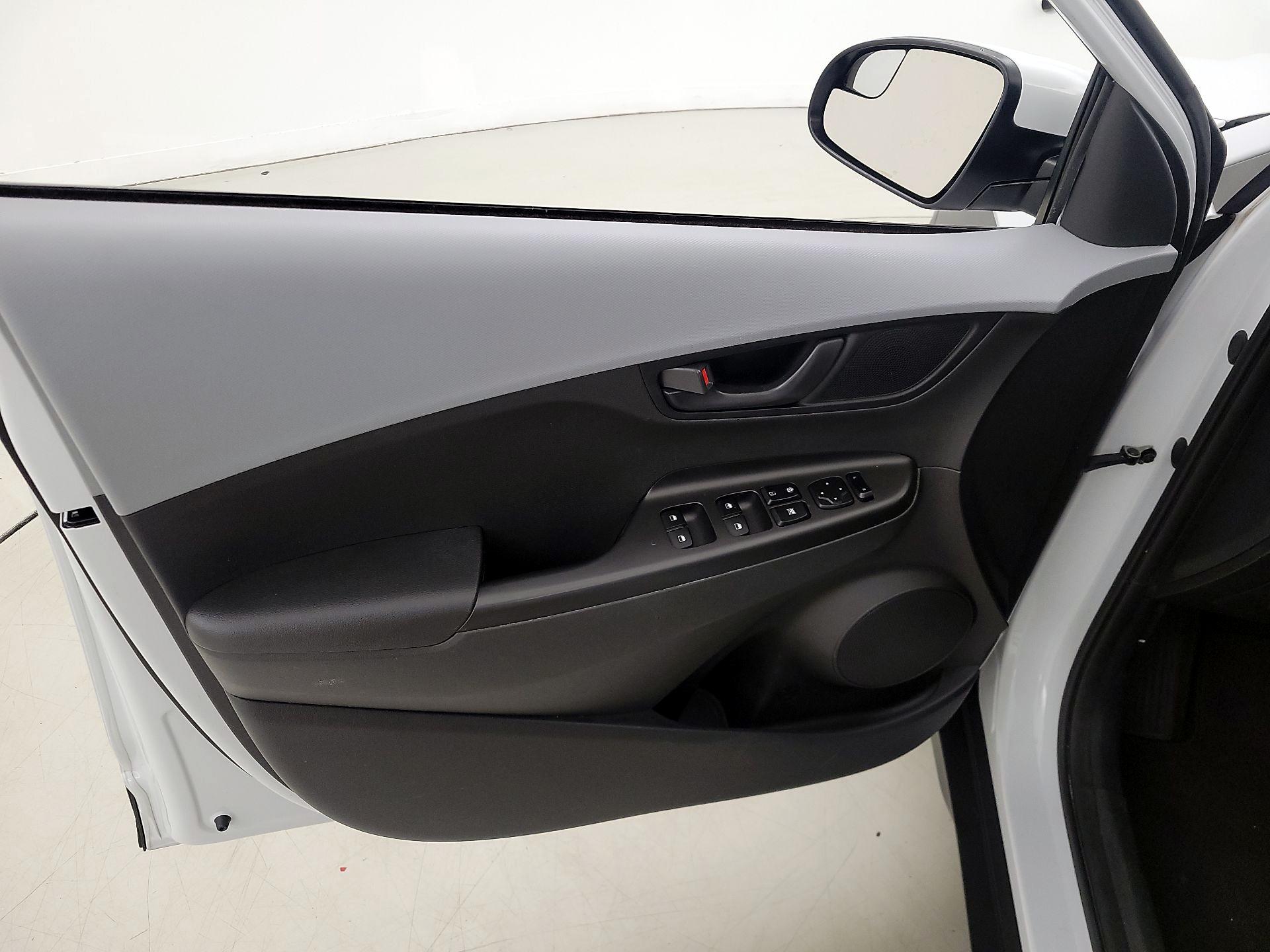 Thumbnail: 2020 Hyundai Kona - 12