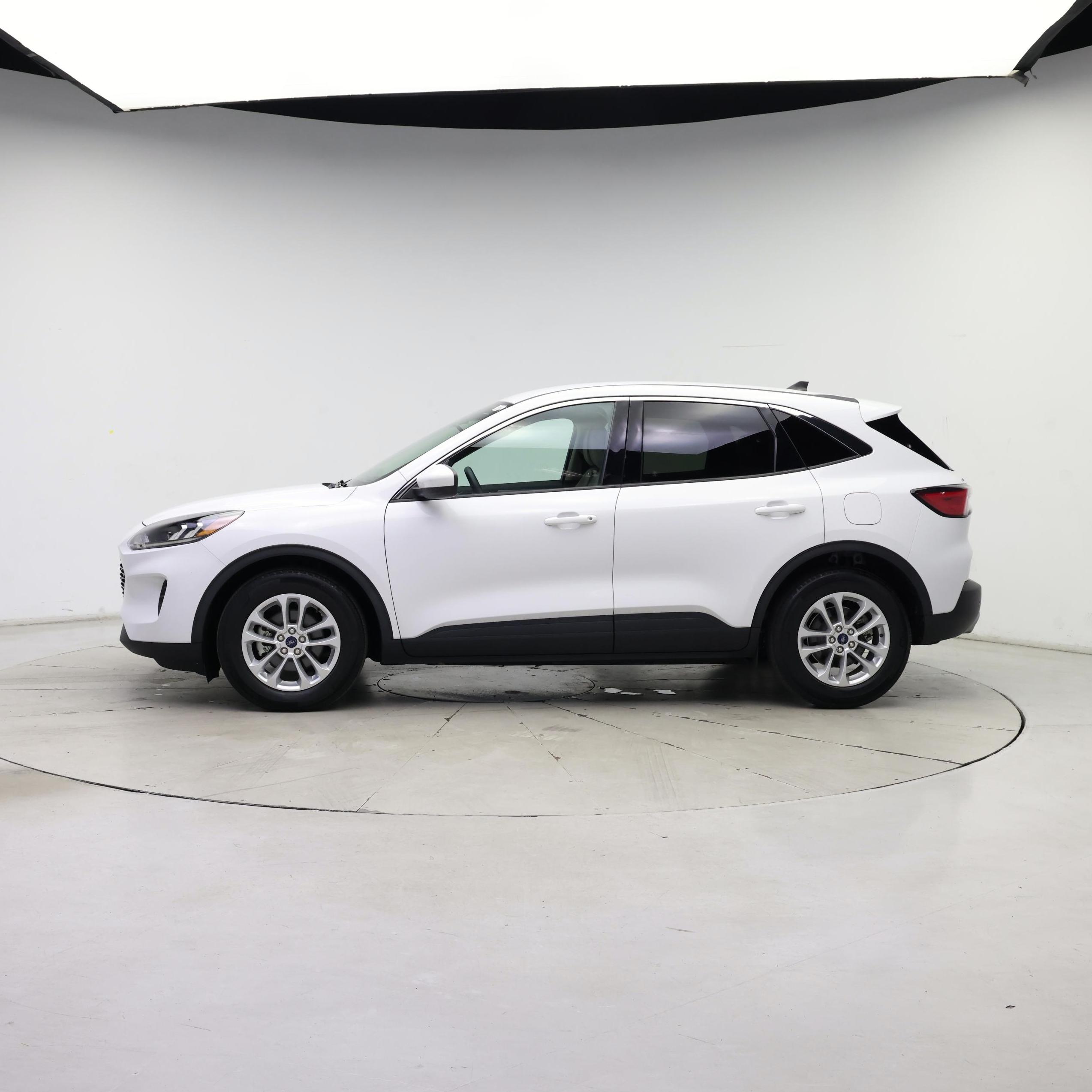 Thumbnail: 2020 Ford Escape - 3