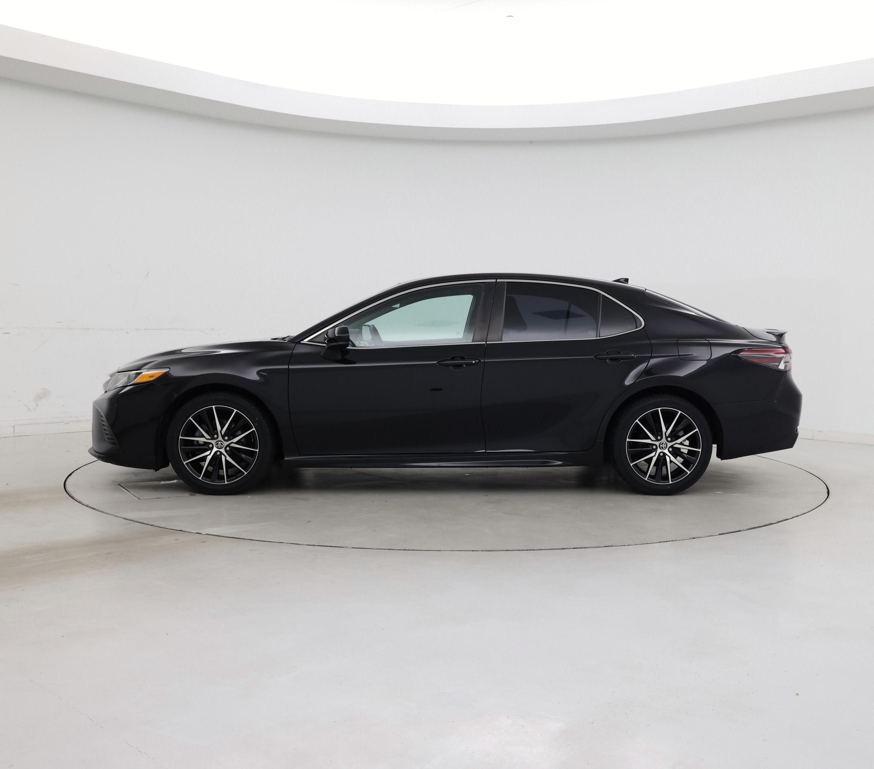 Thumbnail: 2020 Toyota Camry - 3