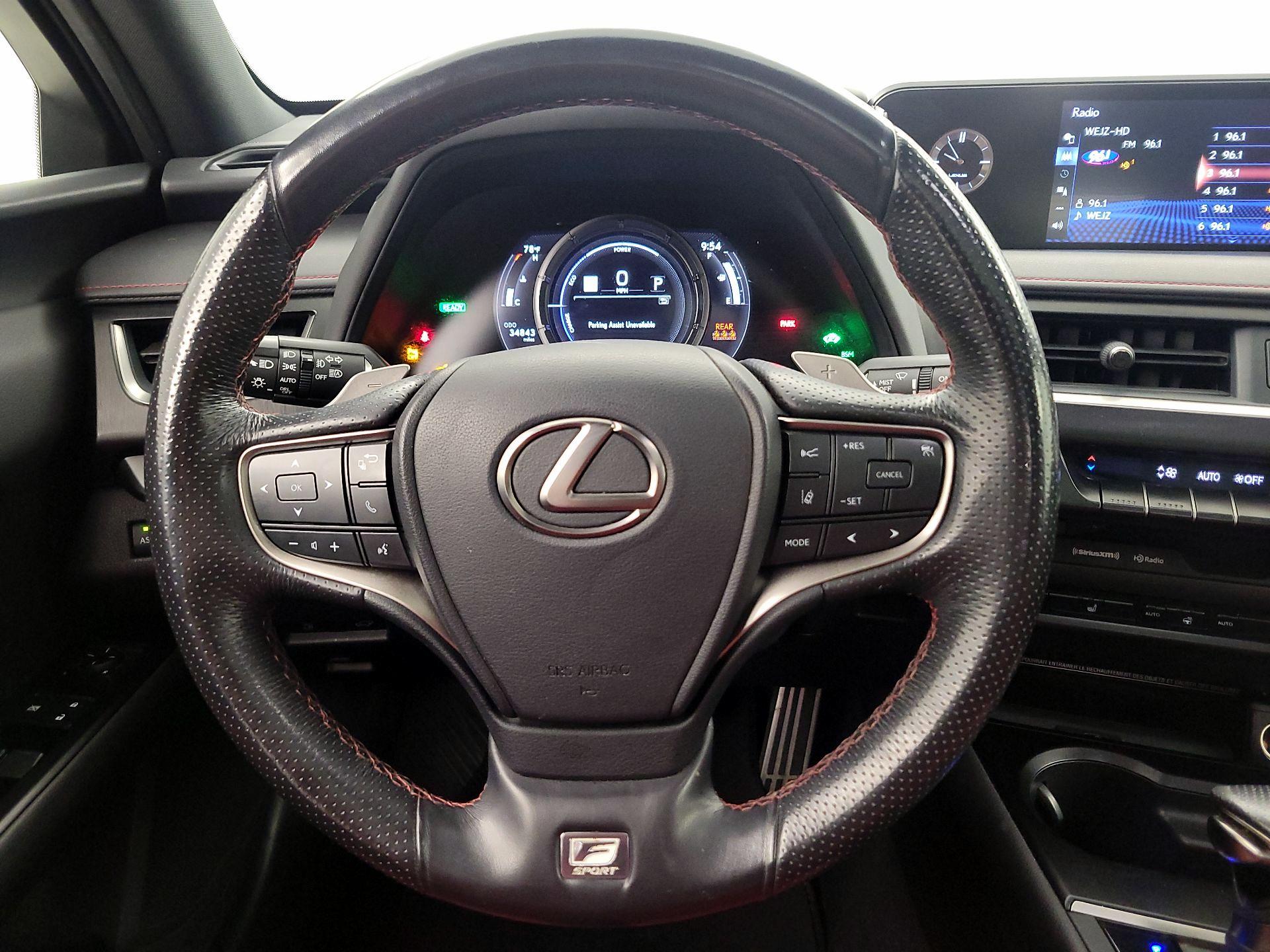 Thumbnail: 2020 Lexus UX - 10