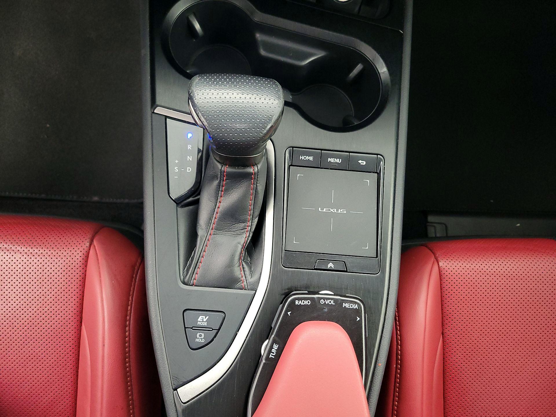 Thumbnail: 2020 Lexus UX - 17
