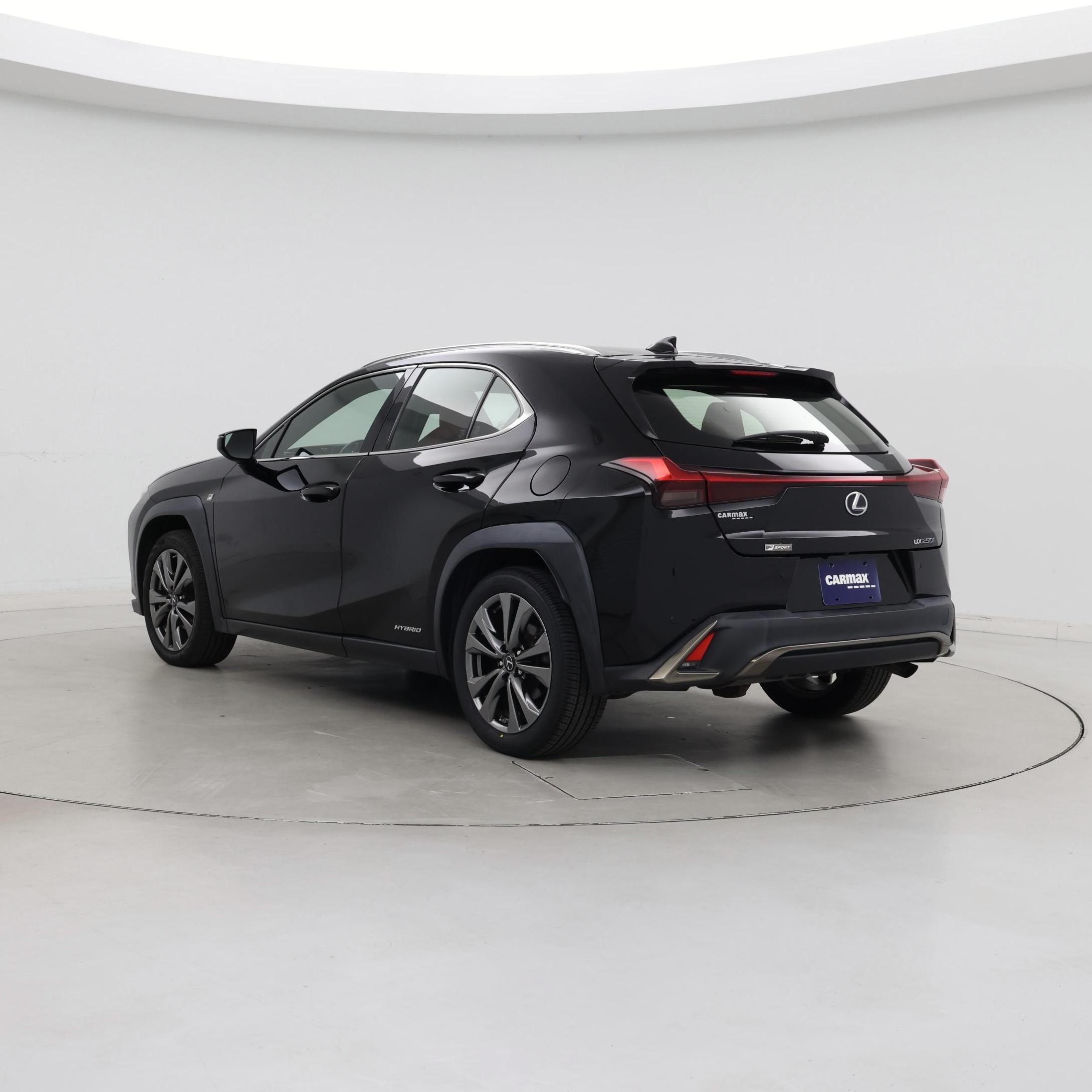 Thumbnail: 2020 Lexus UX - 2