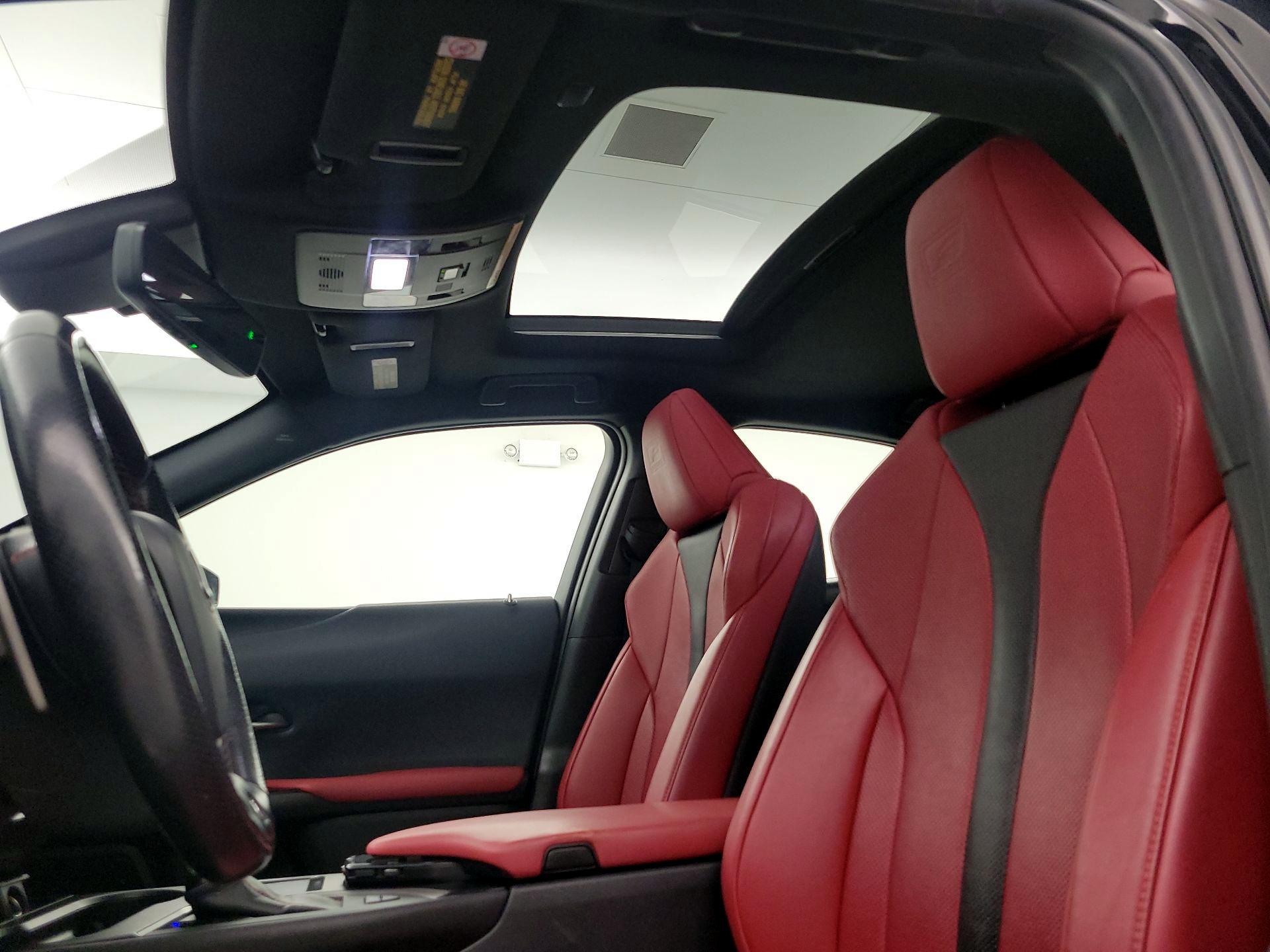 Thumbnail: 2020 Lexus UX - 19