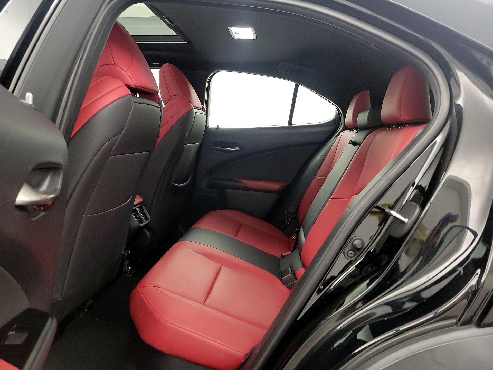 Thumbnail: 2020 Lexus UX - 20