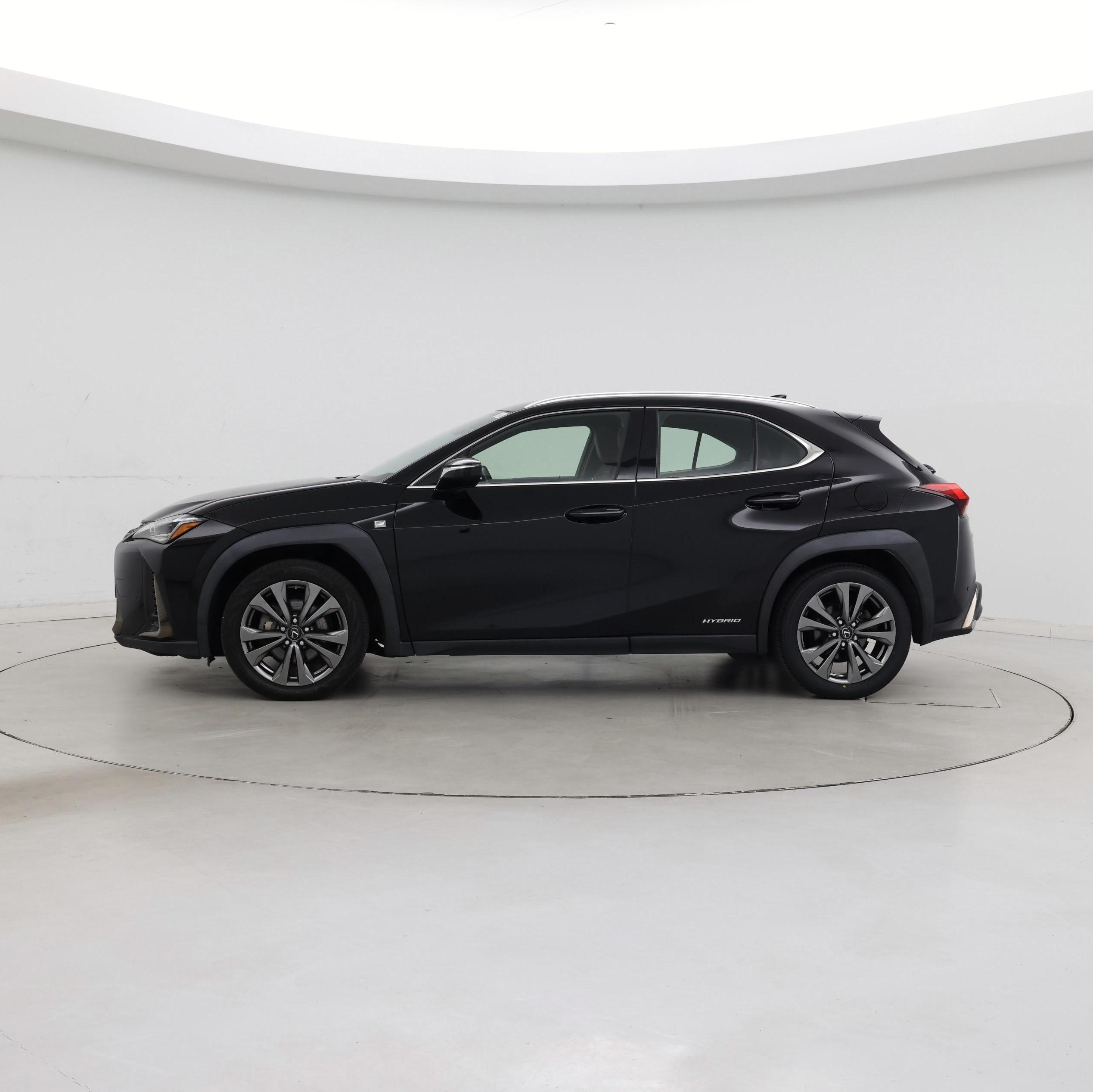 Thumbnail: 2020 Lexus UX - 3