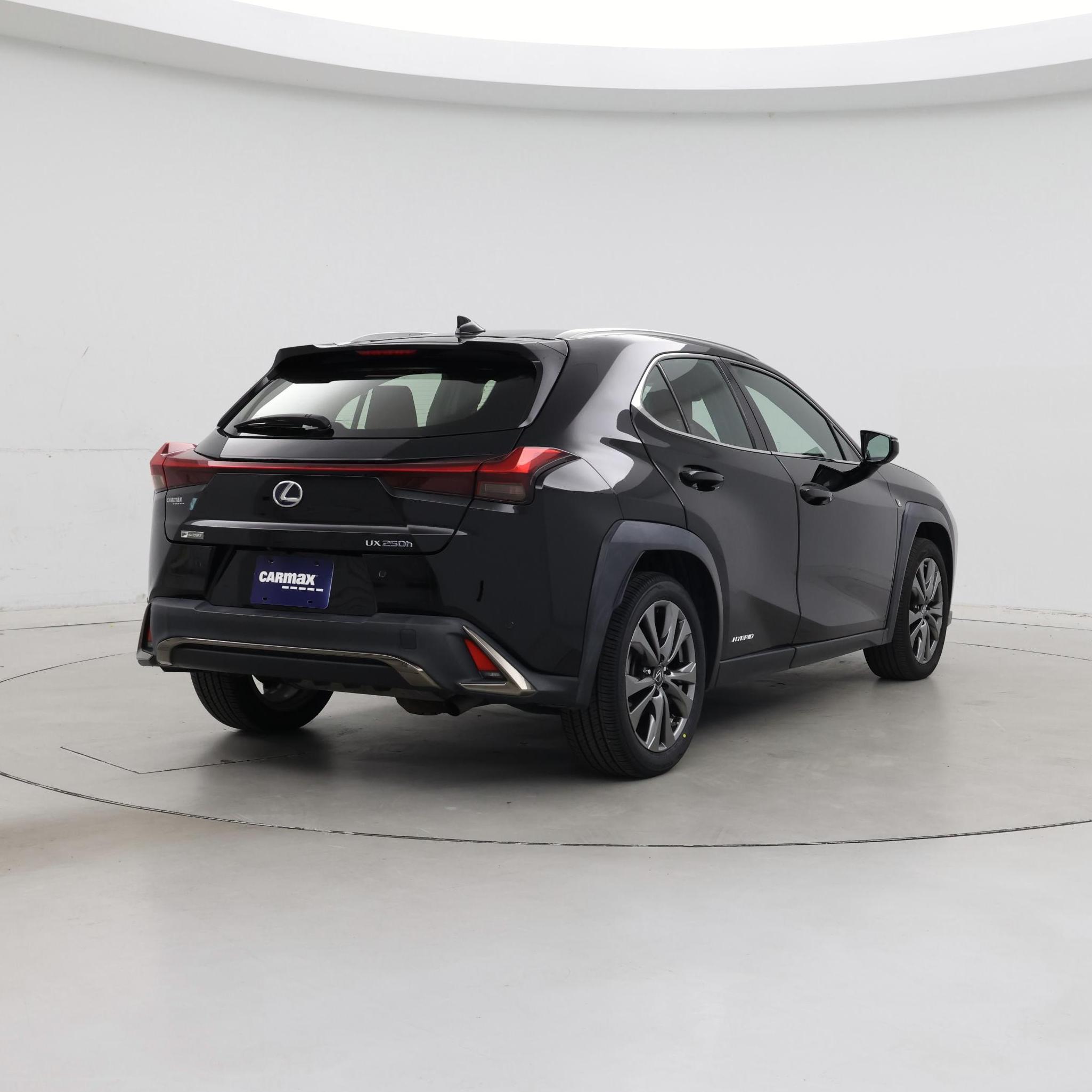 Thumbnail: 2020 Lexus UX - 8
