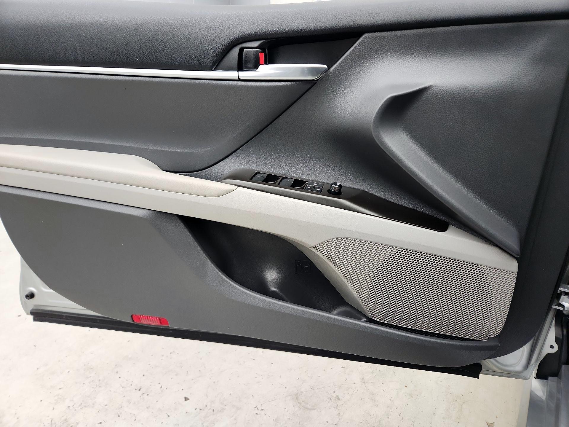 Thumbnail: 2023 Toyota Camry - 12