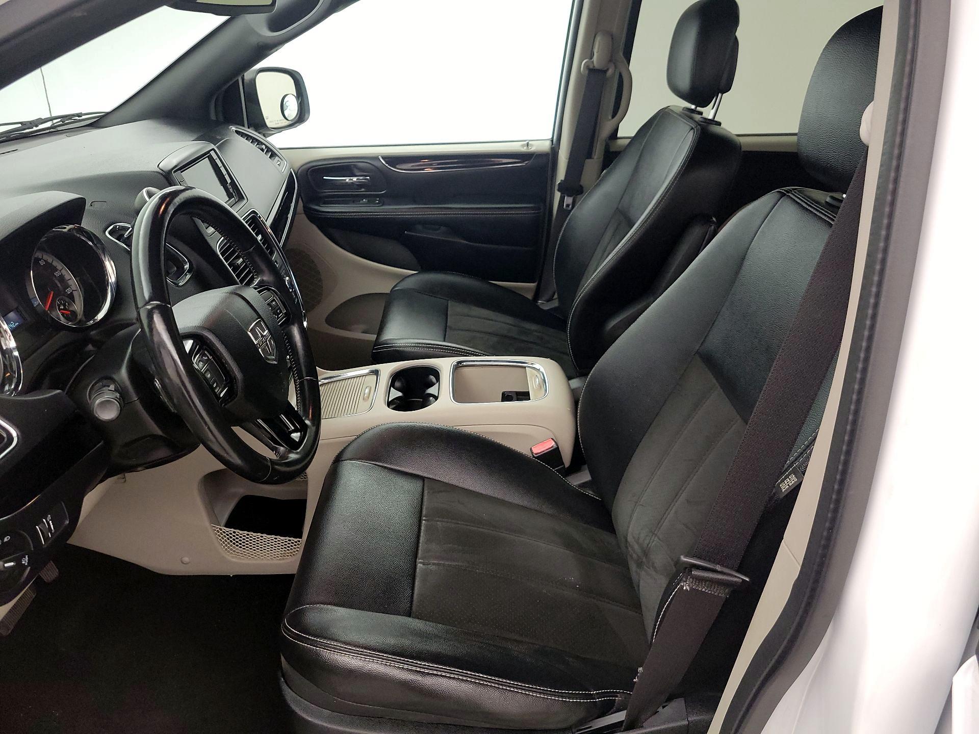 Thumbnail: 2019 Dodge Grand Caravan - 11
