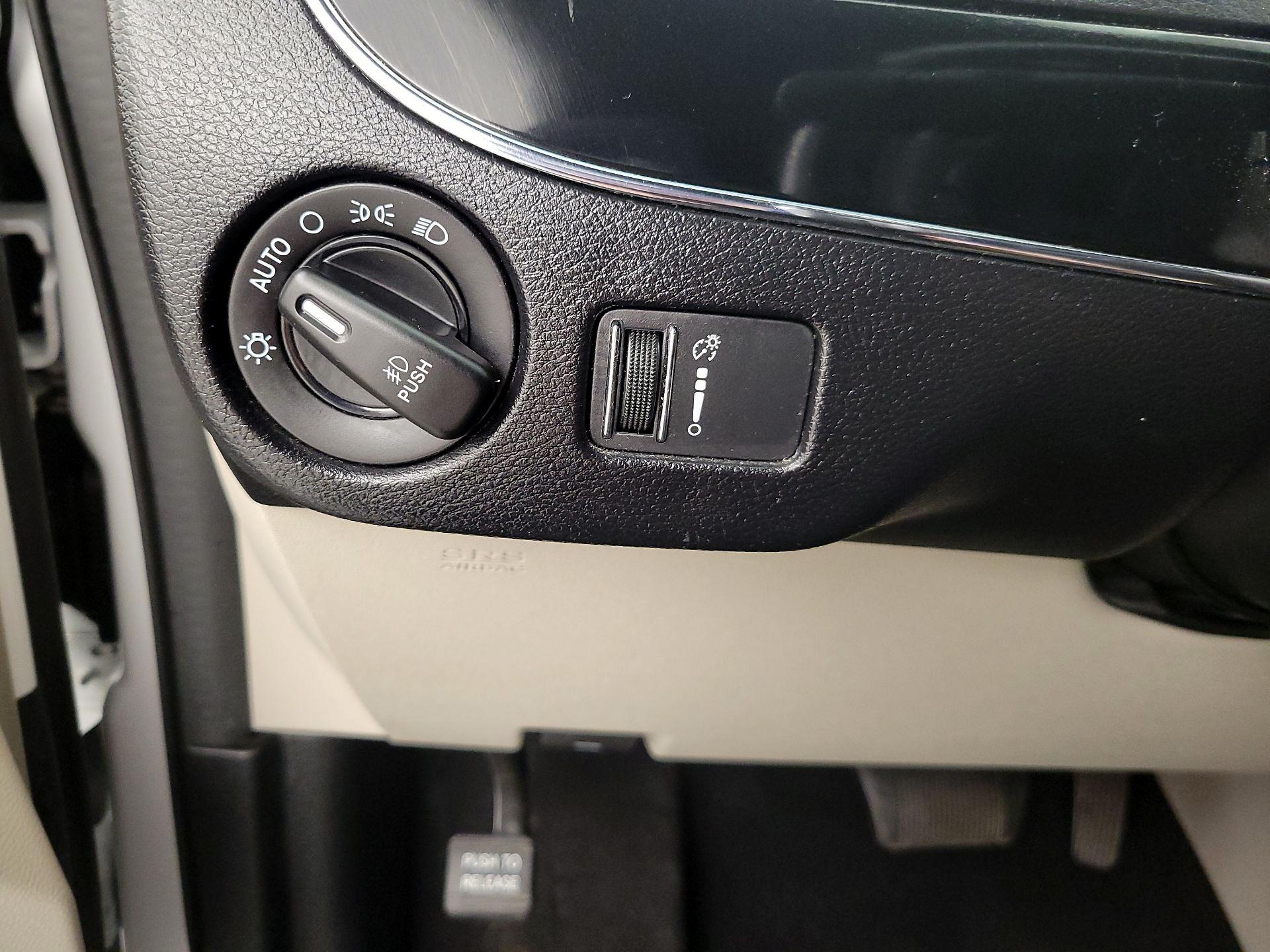 Thumbnail: 2019 Dodge Grand Caravan - 13