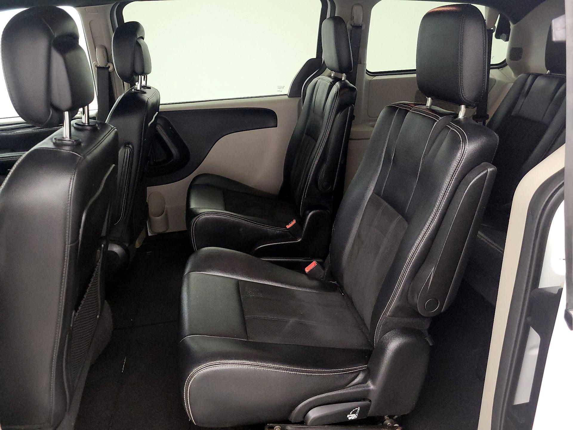 Thumbnail: 2019 Dodge Grand Caravan - 19