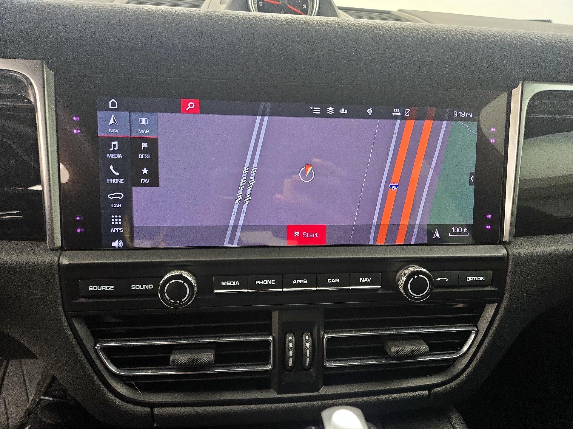 Thumbnail: 2020 Porsche Macan - 14