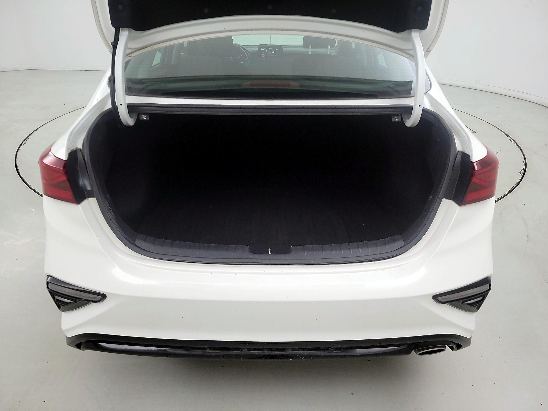 Thumbnail: 2020 Kia Forte - 18
