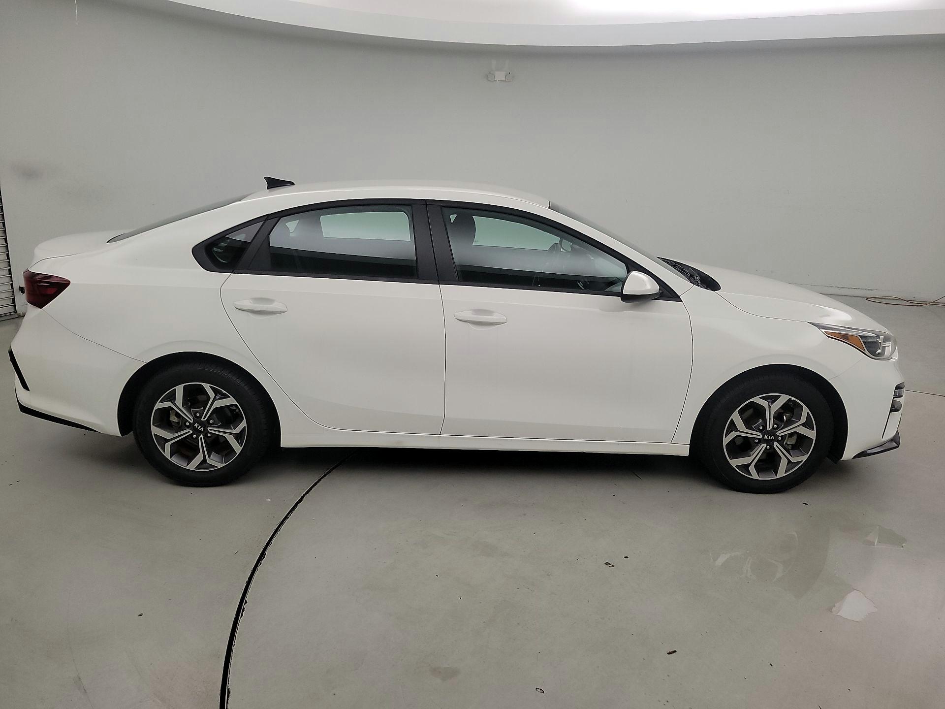 Thumbnail: 2020 Kia Forte - 4