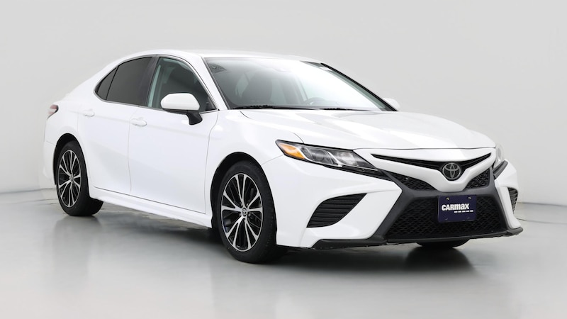2020 Toyota Camry SE Hero Image