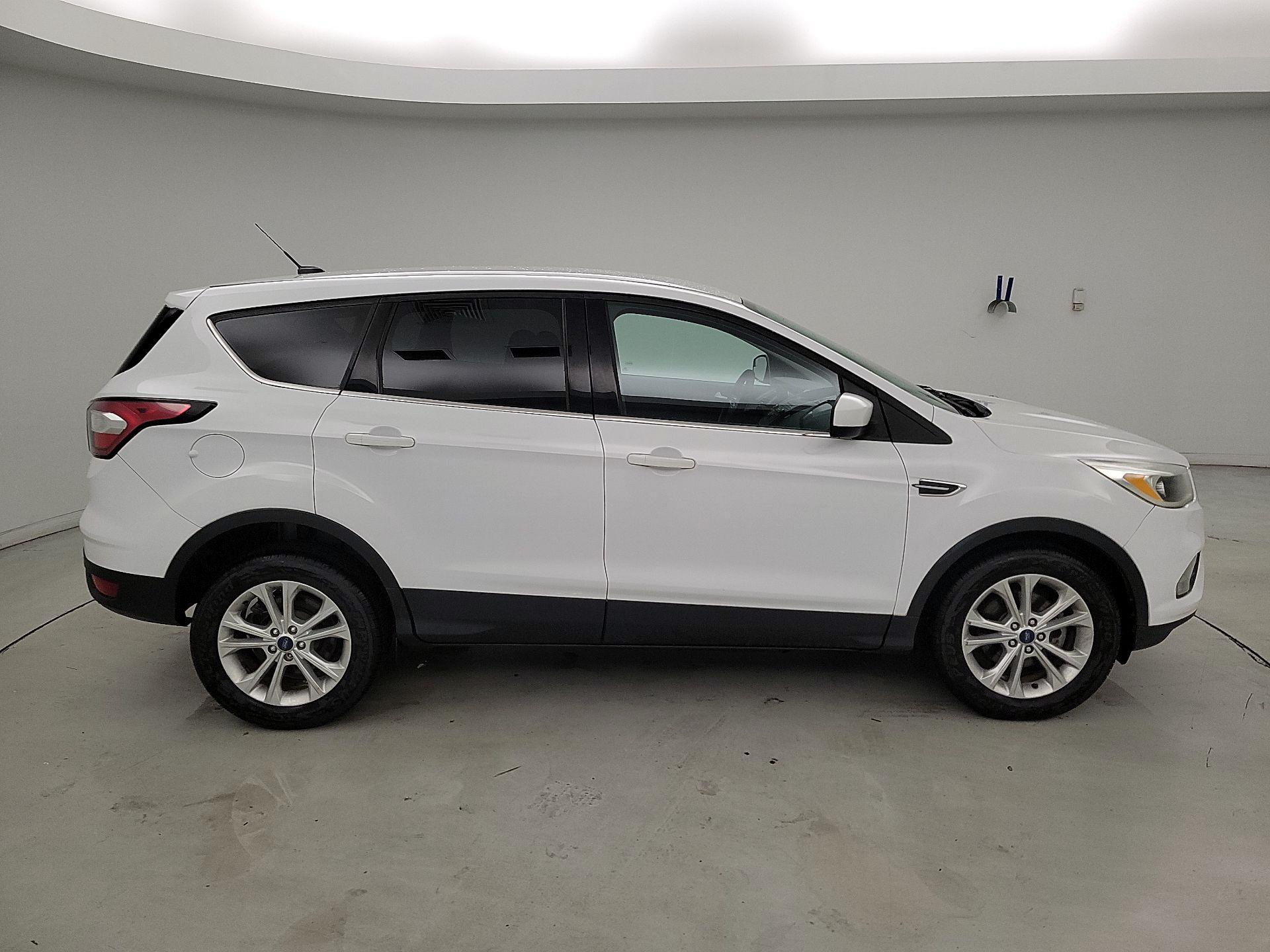 Thumbnail: 2017 Ford Escape - 4