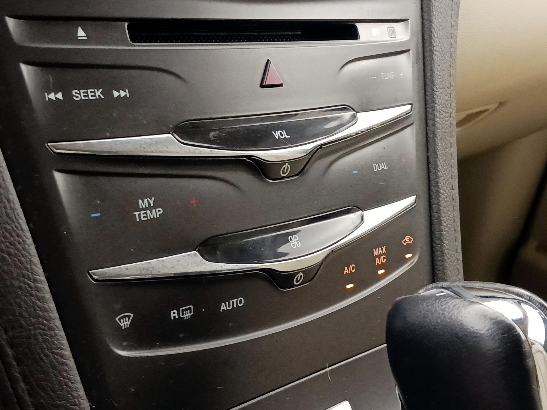 Thumbnail: 2019 Lincoln MKT - 17