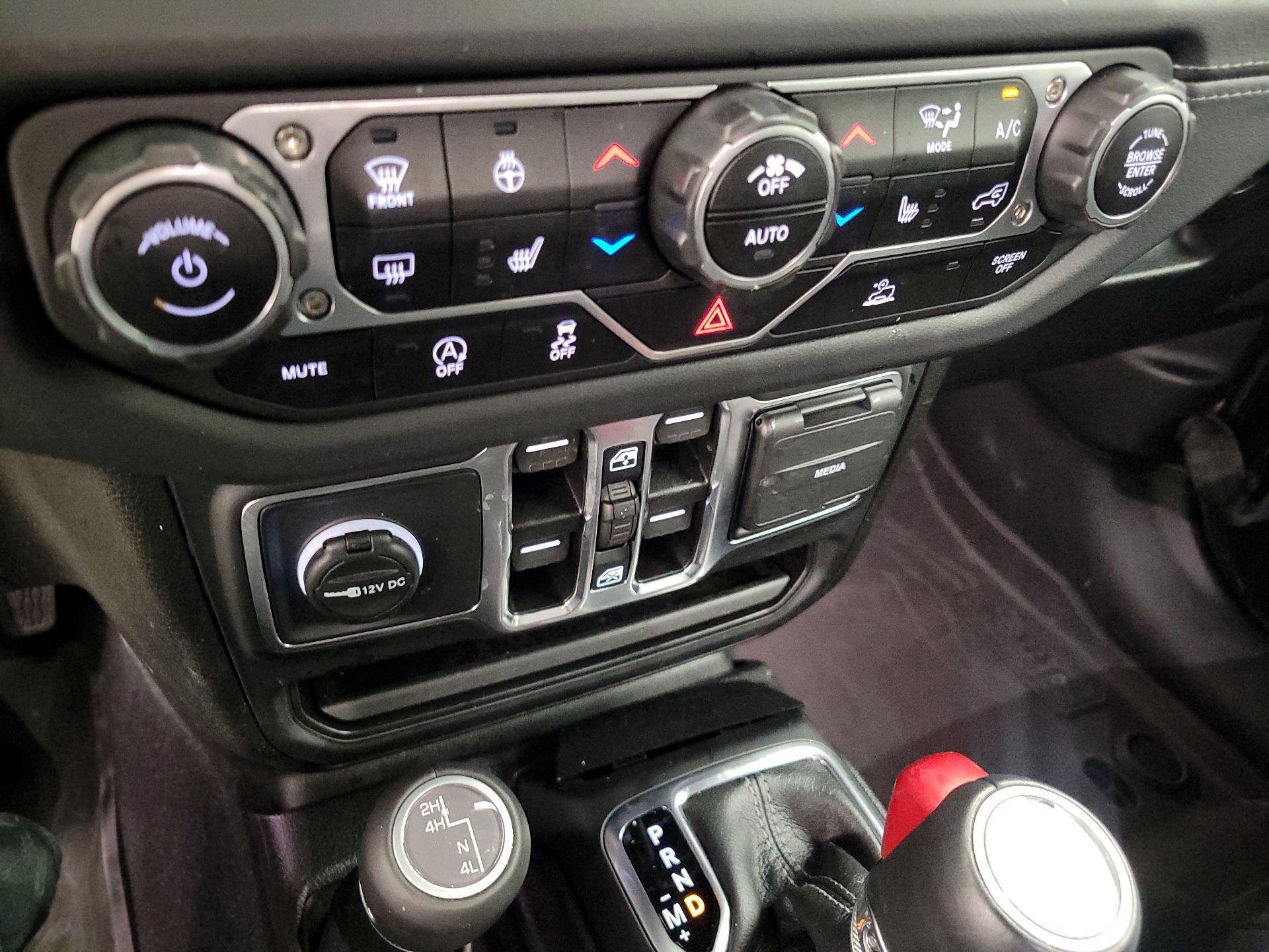 Thumbnail: 2024 Jeep Wrangler - 16