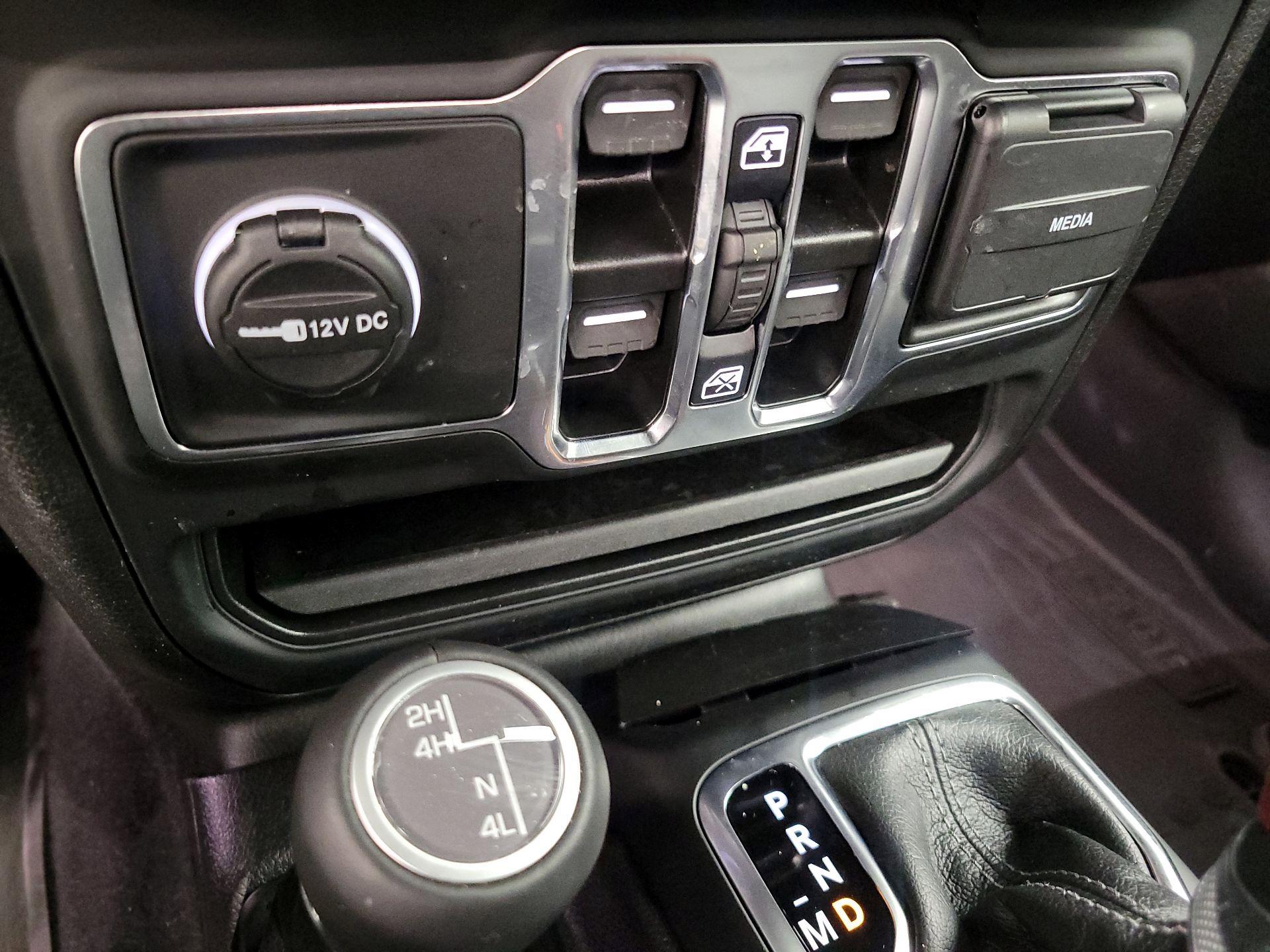 Thumbnail: 2024 Jeep Wrangler - 18
