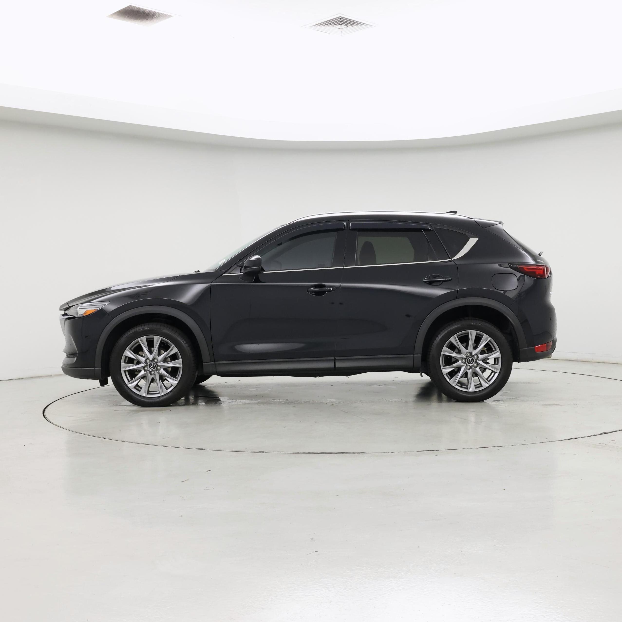 Thumbnail: 2021 Mazda CX-5 - 3