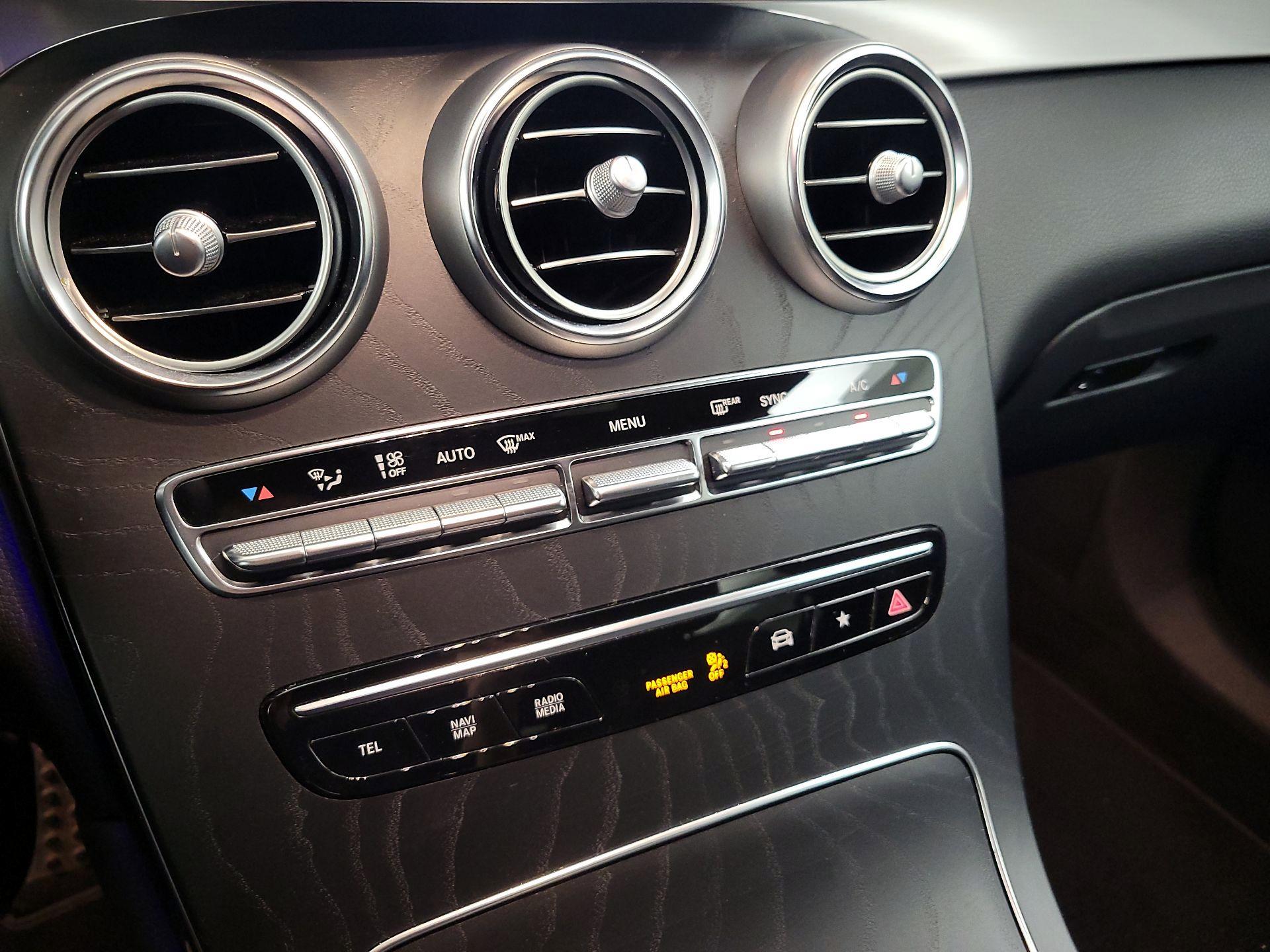 Thumbnail: 2022 Mercedes-Benz GLC - 16