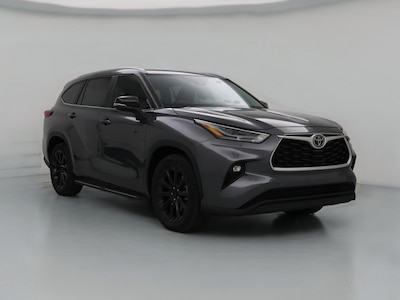 Gray 2023 Toyota Highlander XLE