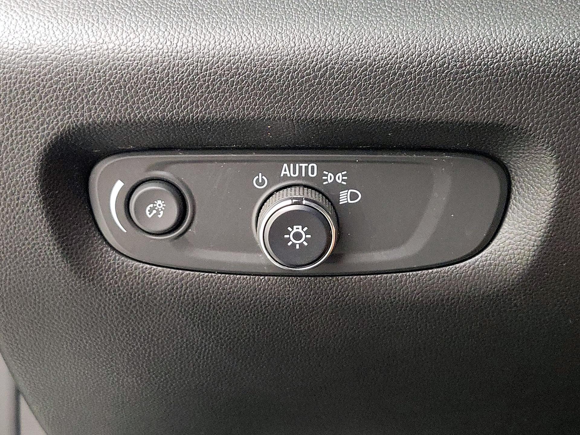 Thumbnail: 2023 Chevrolet Traverse - 13