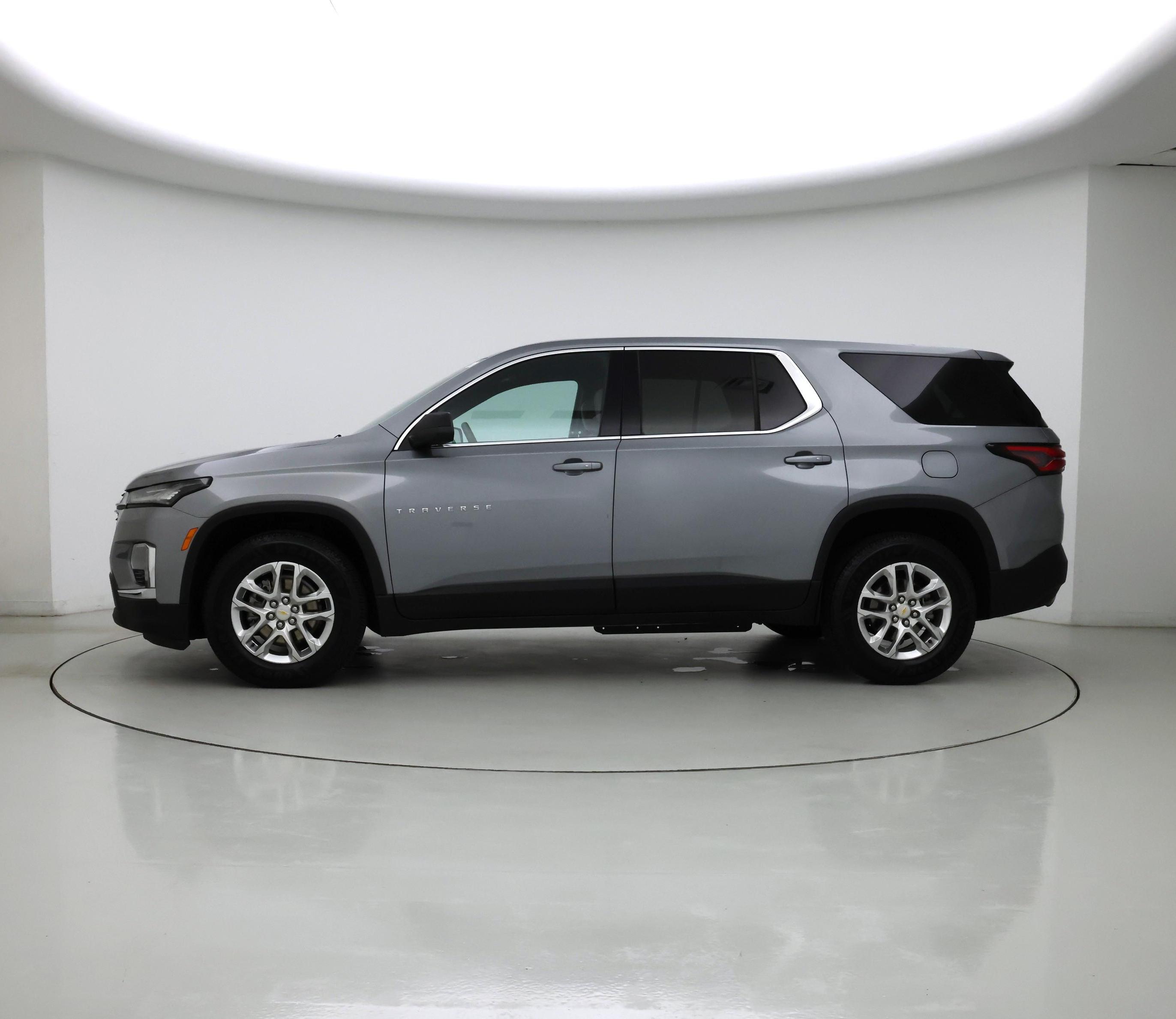 Thumbnail: 2023 Chevrolet Traverse - 3