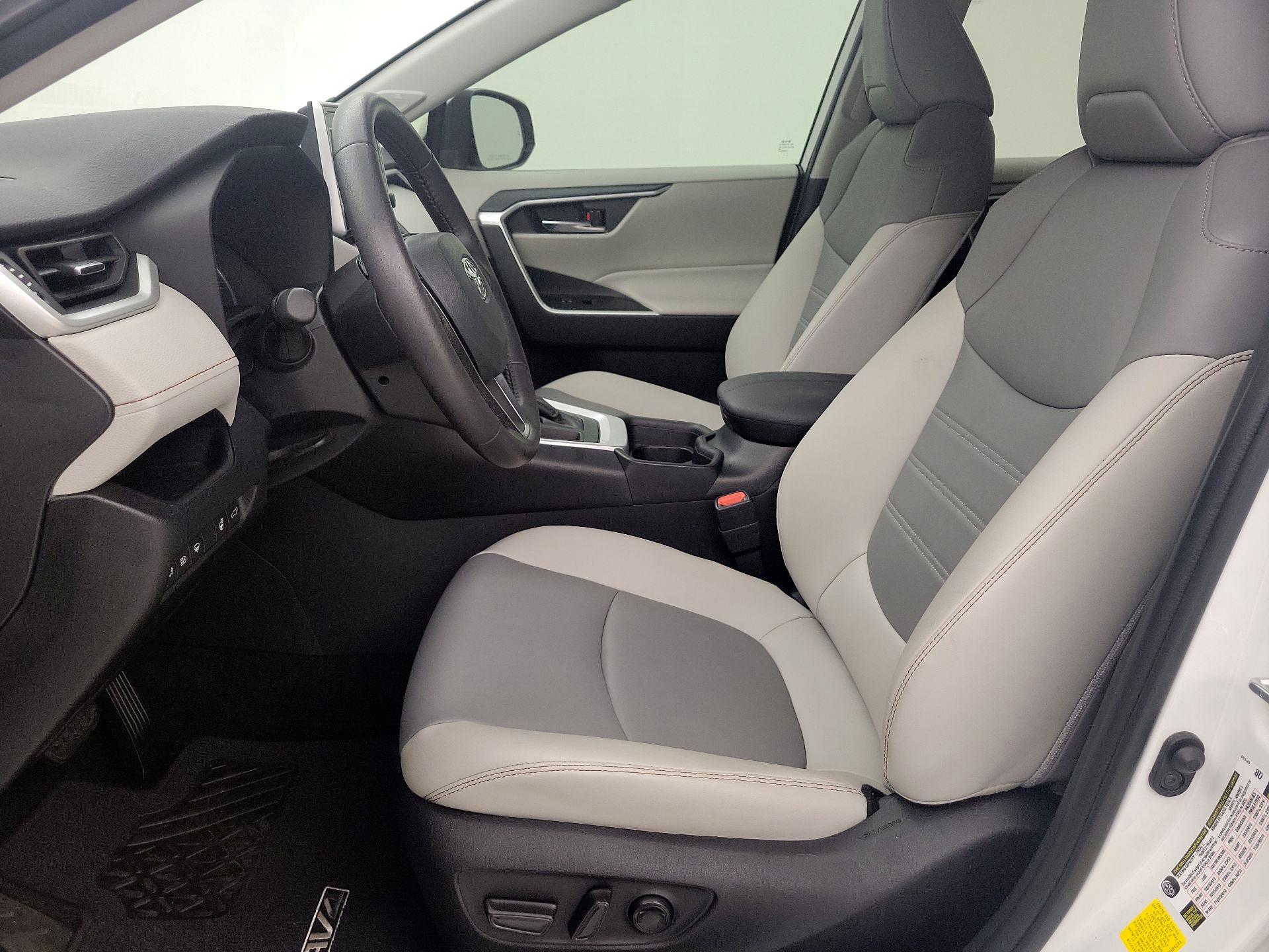 Thumbnail: 2021 Toyota RAV4 - 11