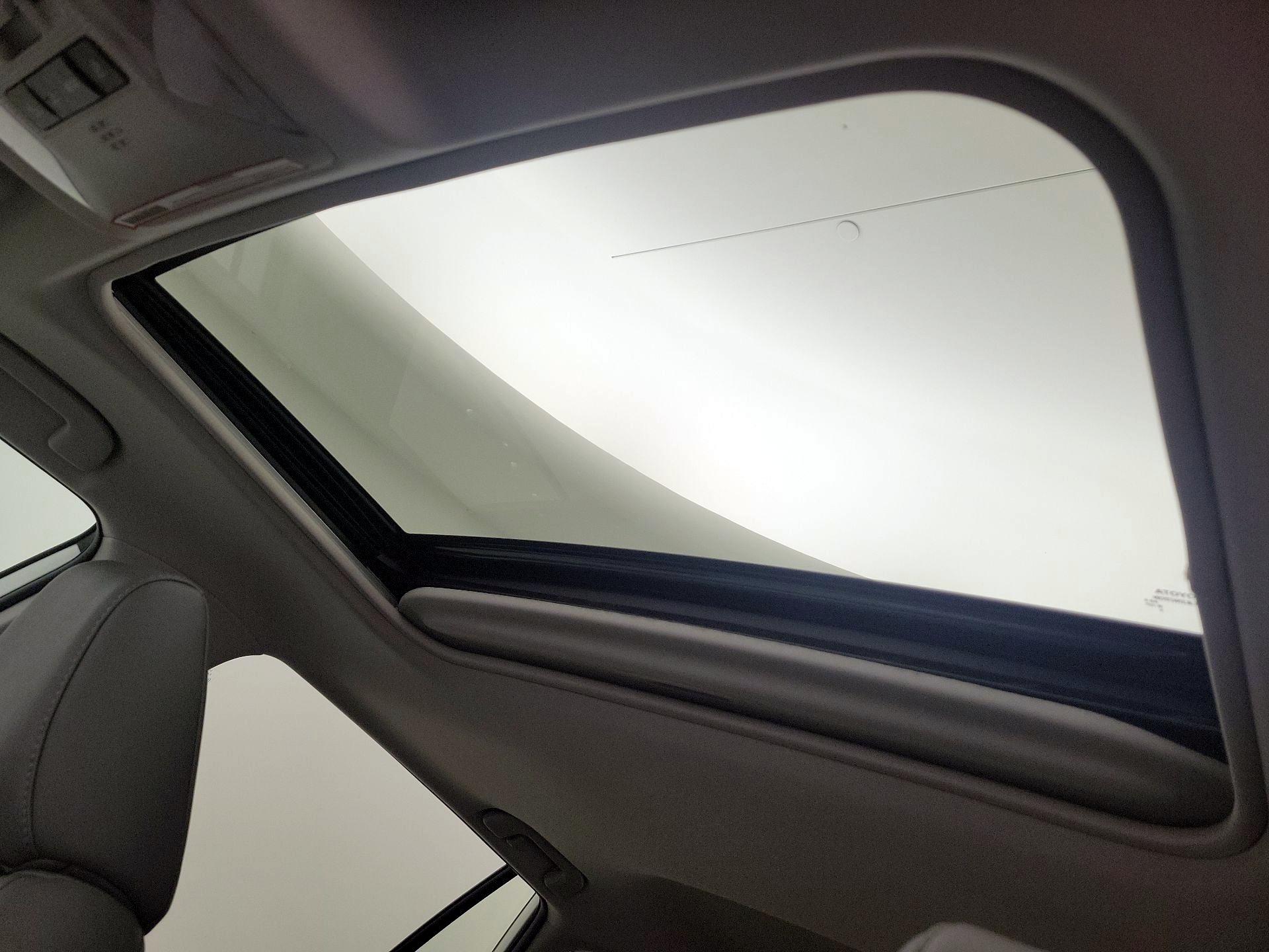 Thumbnail: 2021 Toyota RAV4 - 19