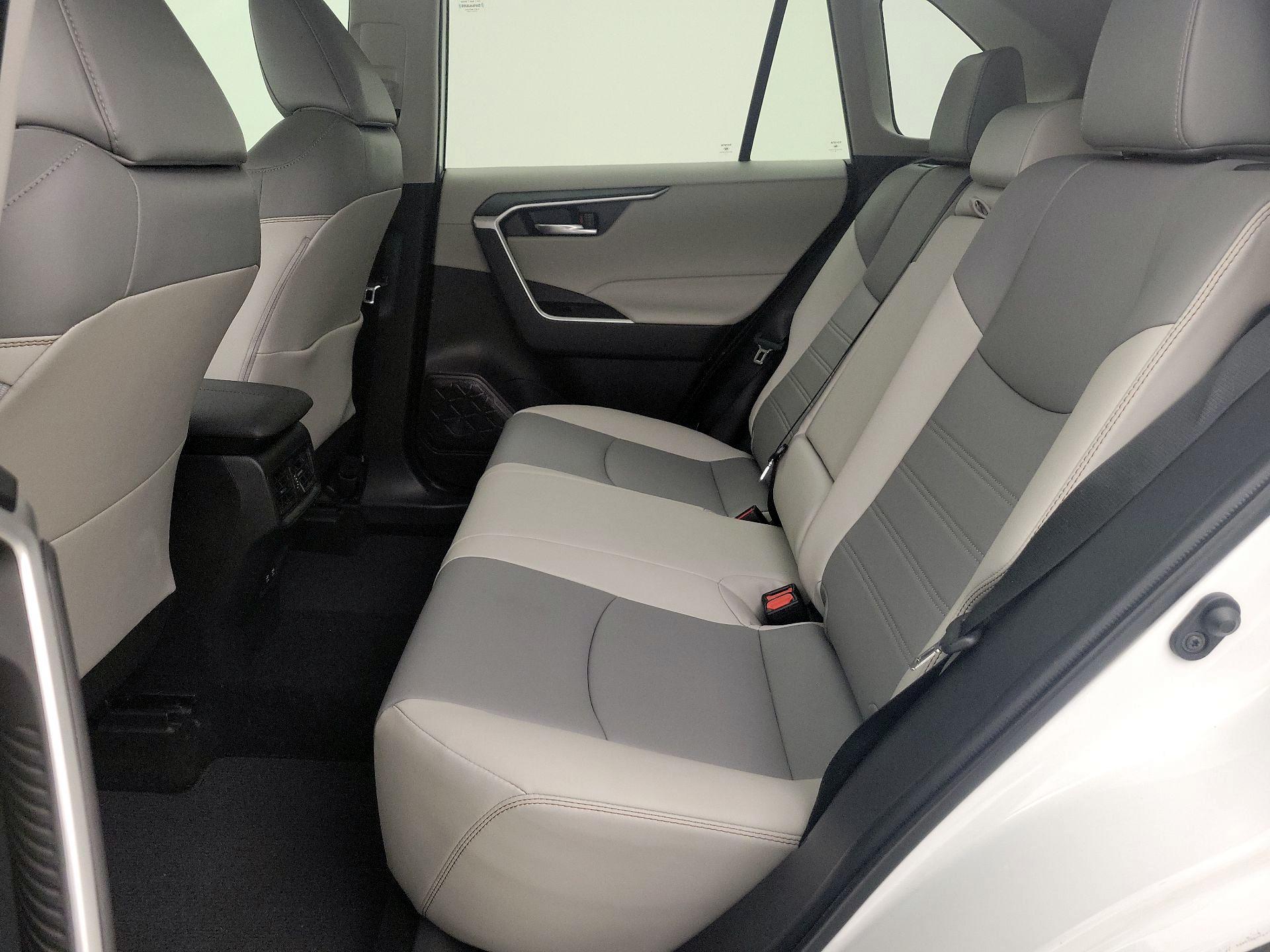 Thumbnail: 2021 Toyota RAV4 - 20