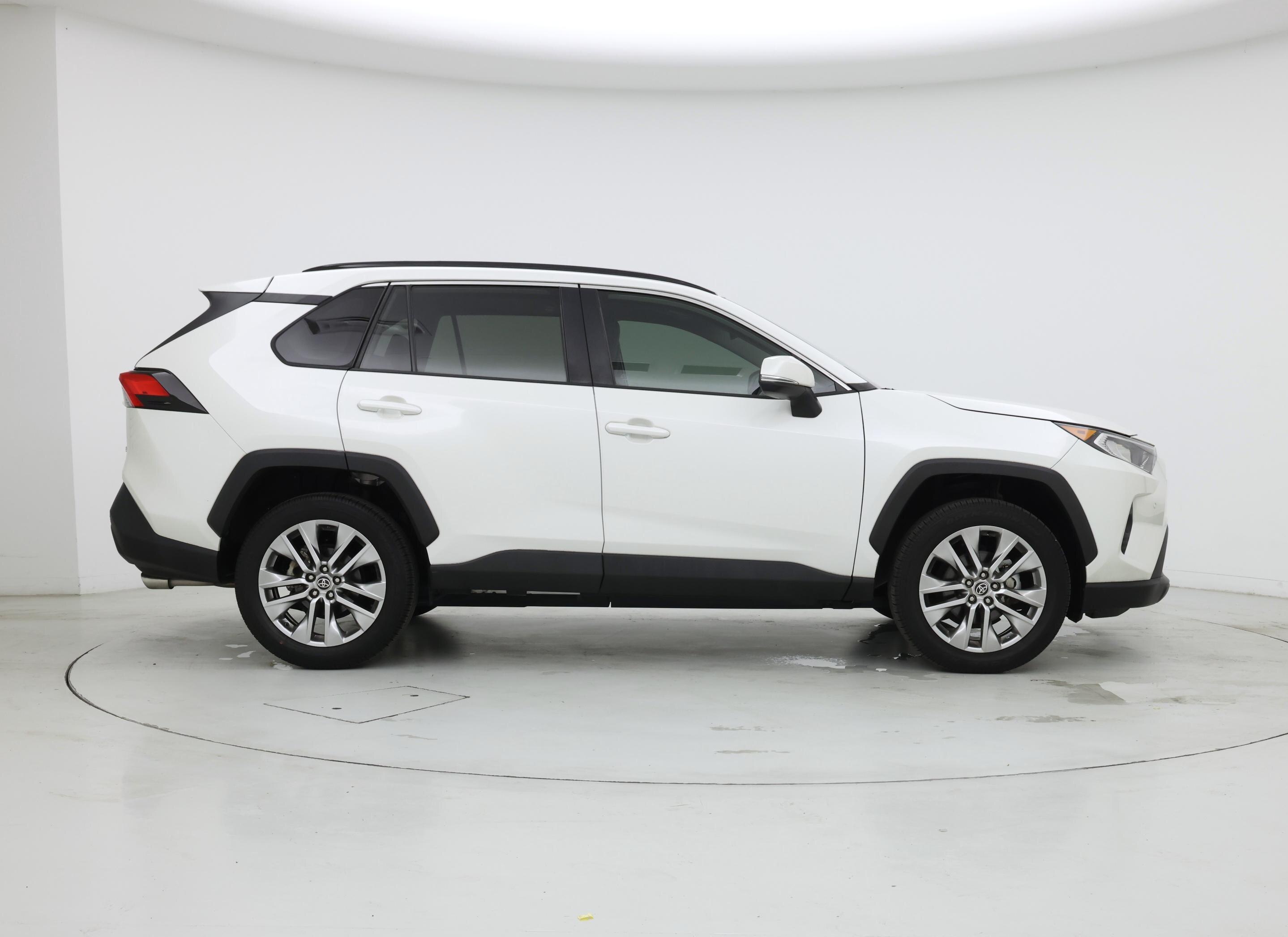 Thumbnail: 2021 Toyota RAV4 - 7