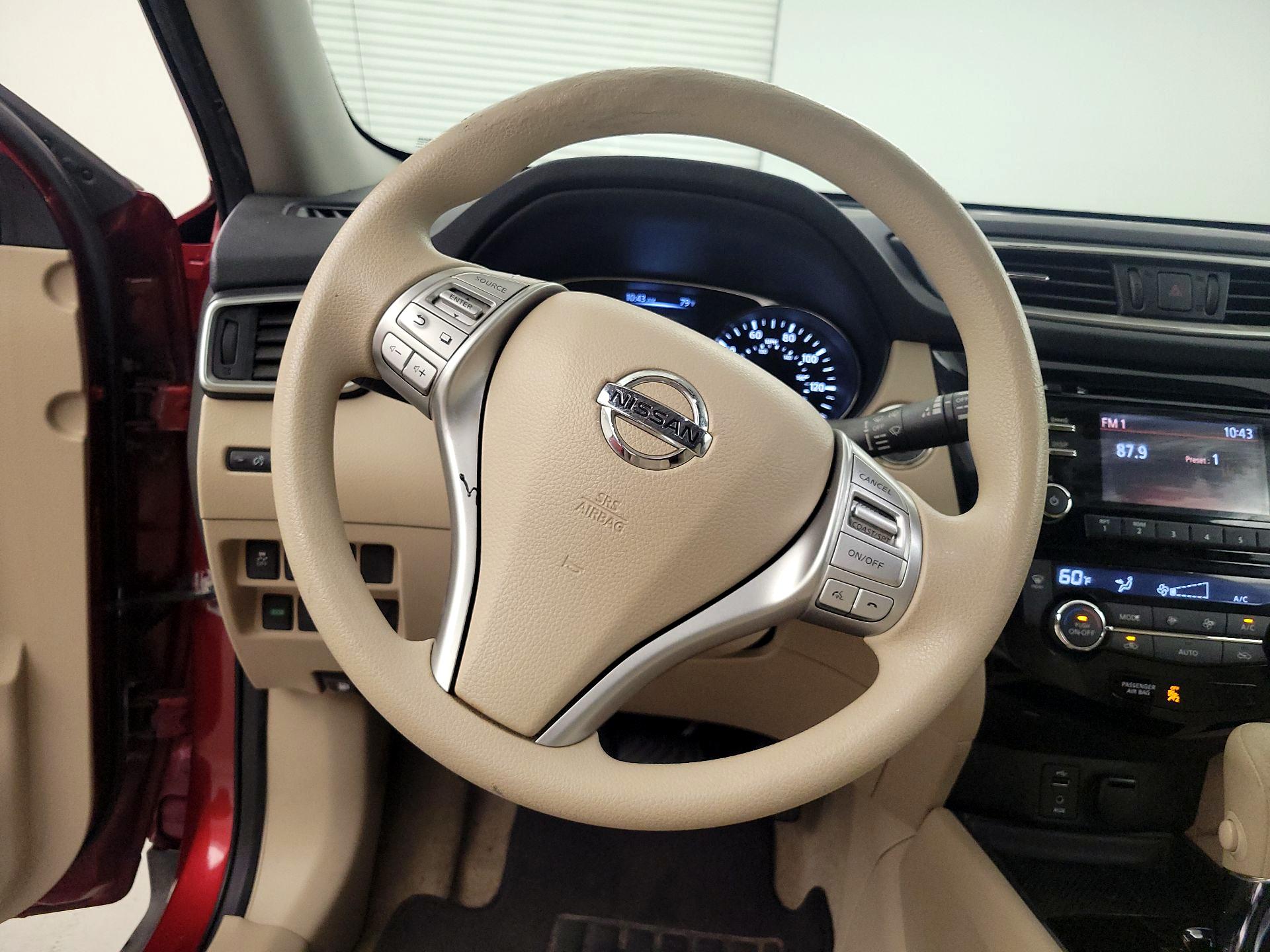 Thumbnail: 2015 Nissan Rogue - 10