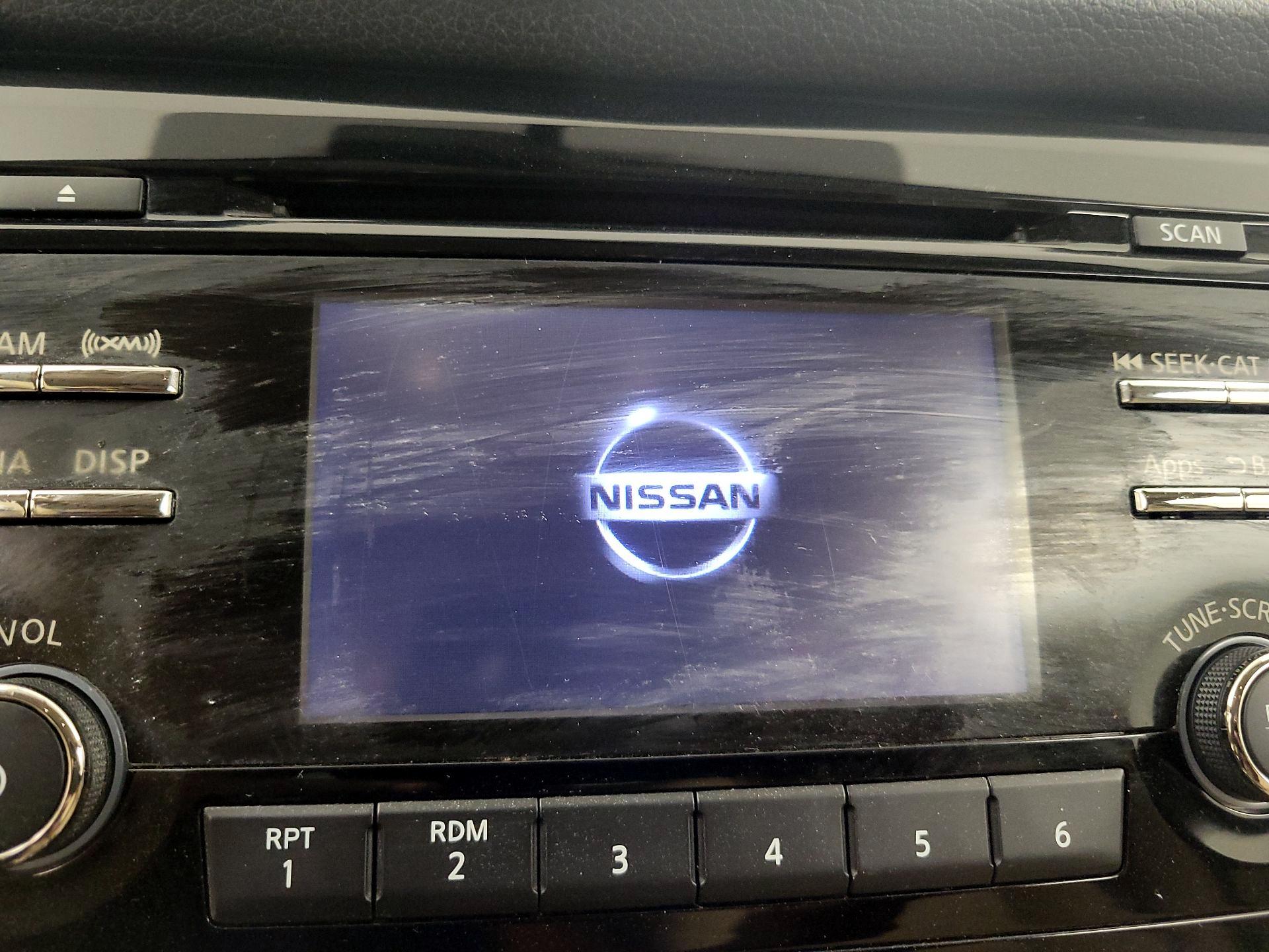 Thumbnail: 2015 Nissan Rogue - 15