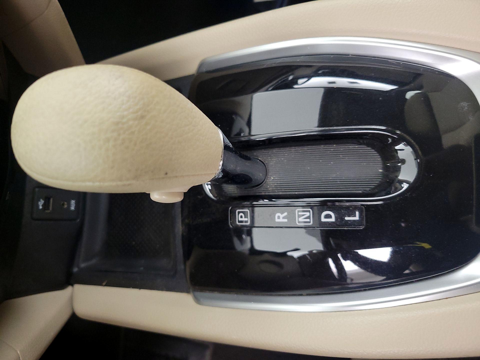 Thumbnail: 2015 Nissan Rogue - 17