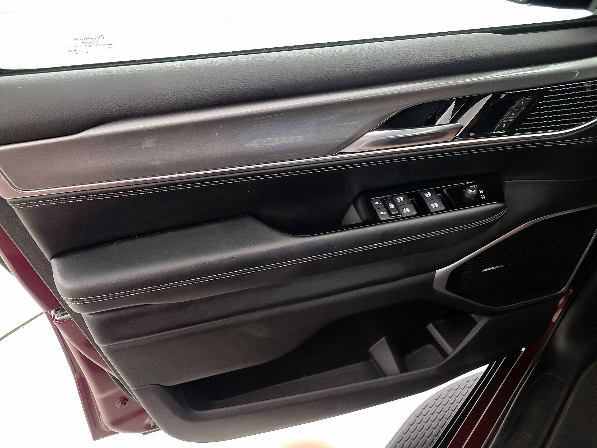 Thumbnail: 2022 Jeep Wagoneer - 12