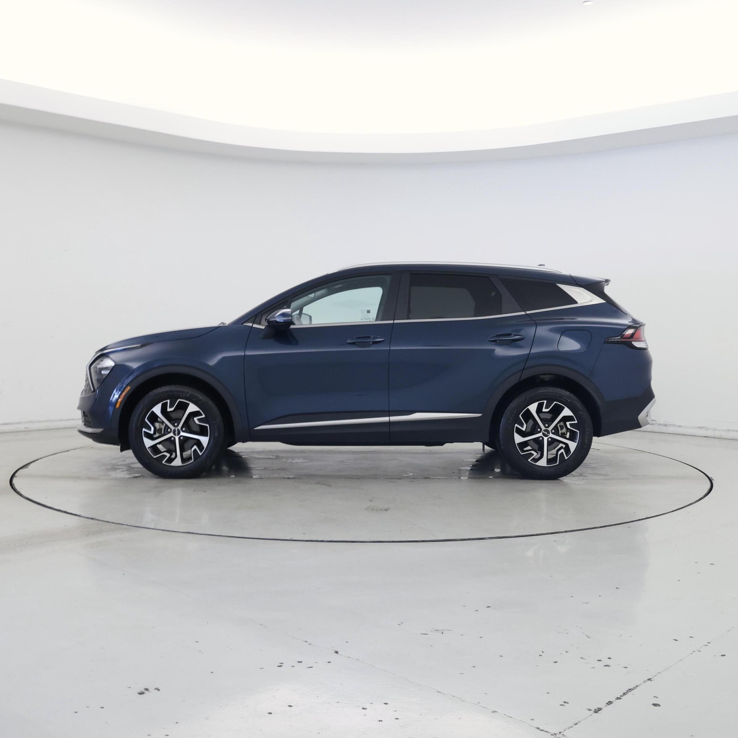 Thumbnail: 2023 Kia Sportage - 3