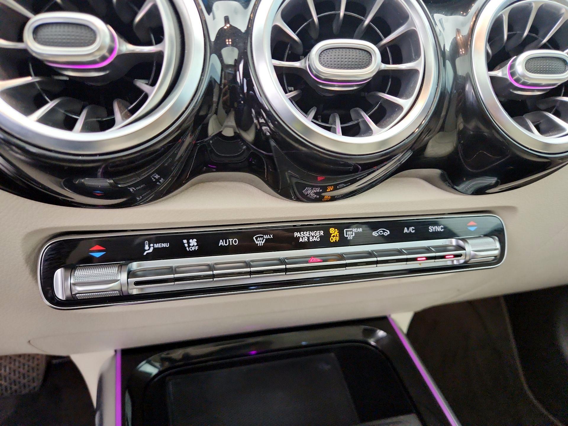 Thumbnail: 2021 Mercedes-Benz GLB - 16