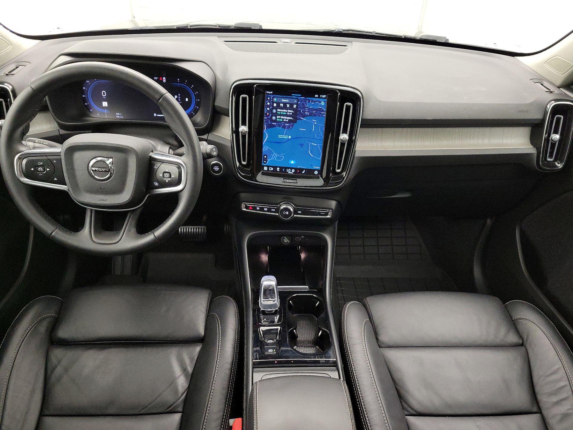 Thumbnail: 2023 Volvo XC40 - 9