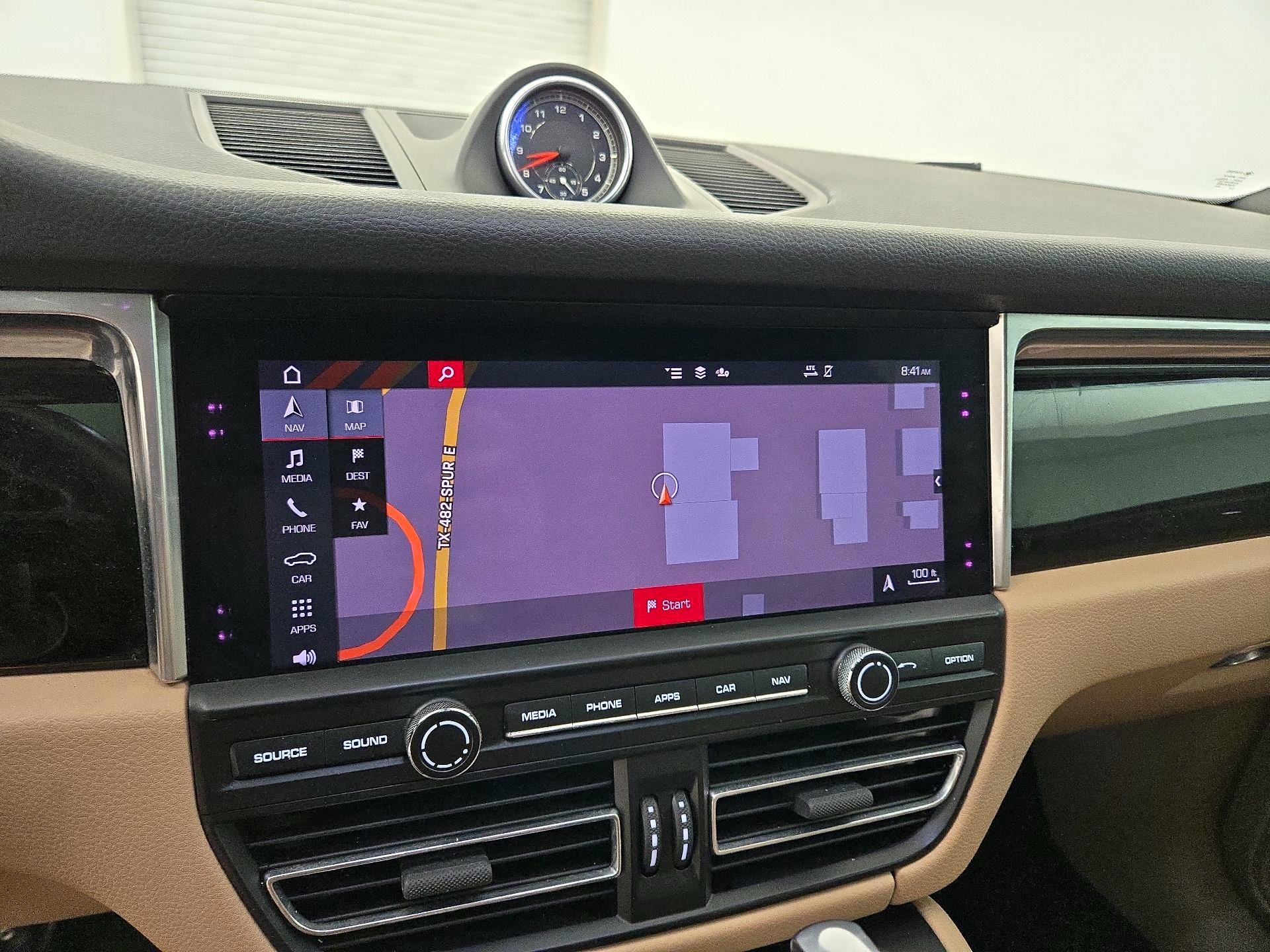 Thumbnail: 2021 Porsche Macan - 14