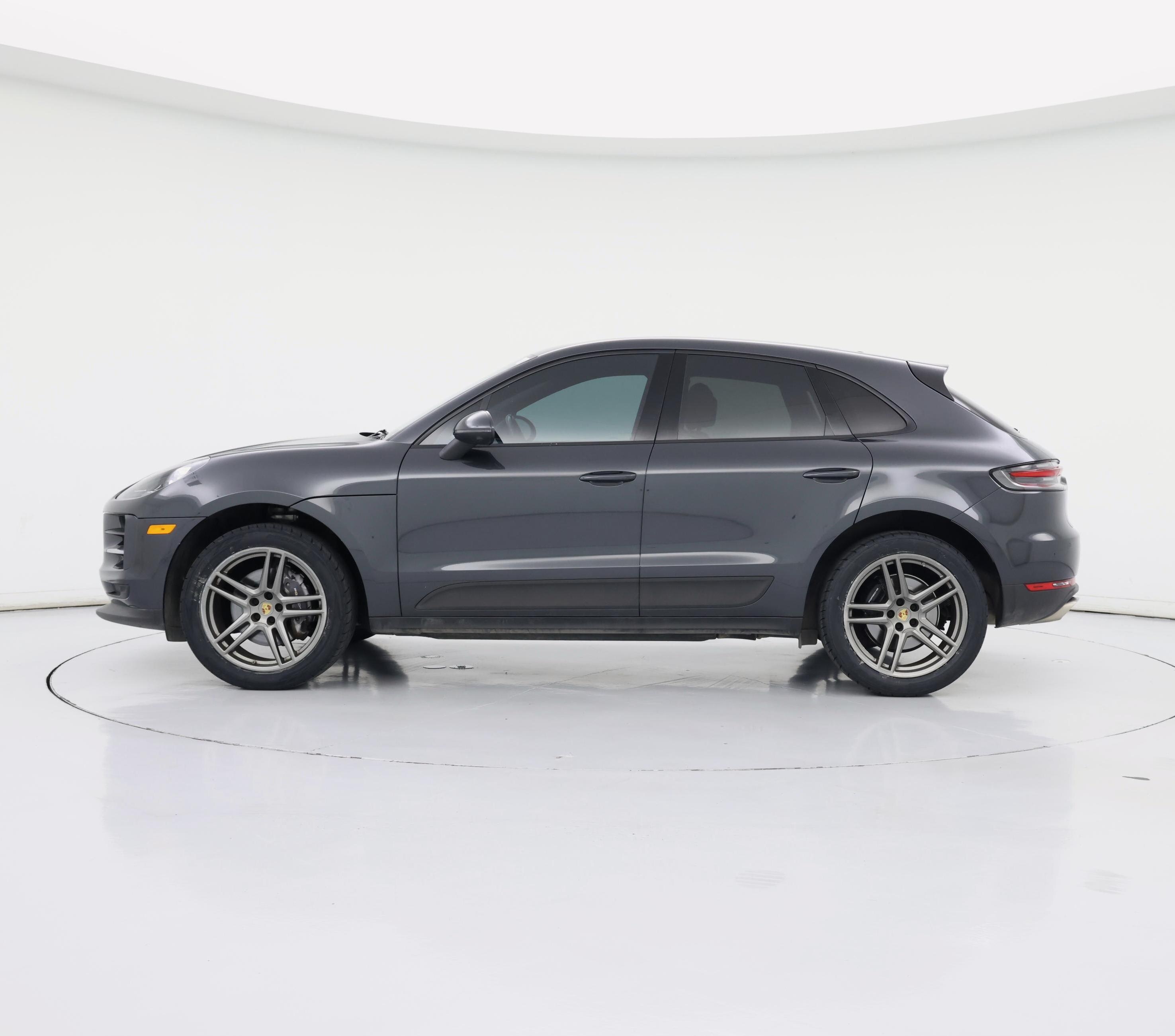 Thumbnail: 2021 Porsche Macan - 3