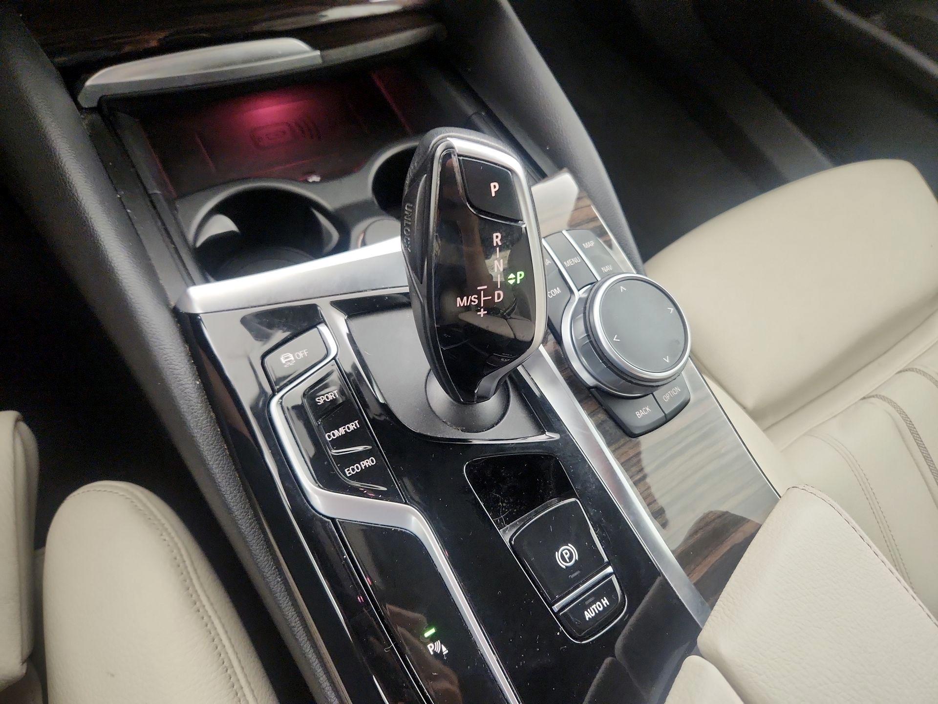 Thumbnail: 2021 BMW 5 Series - 18