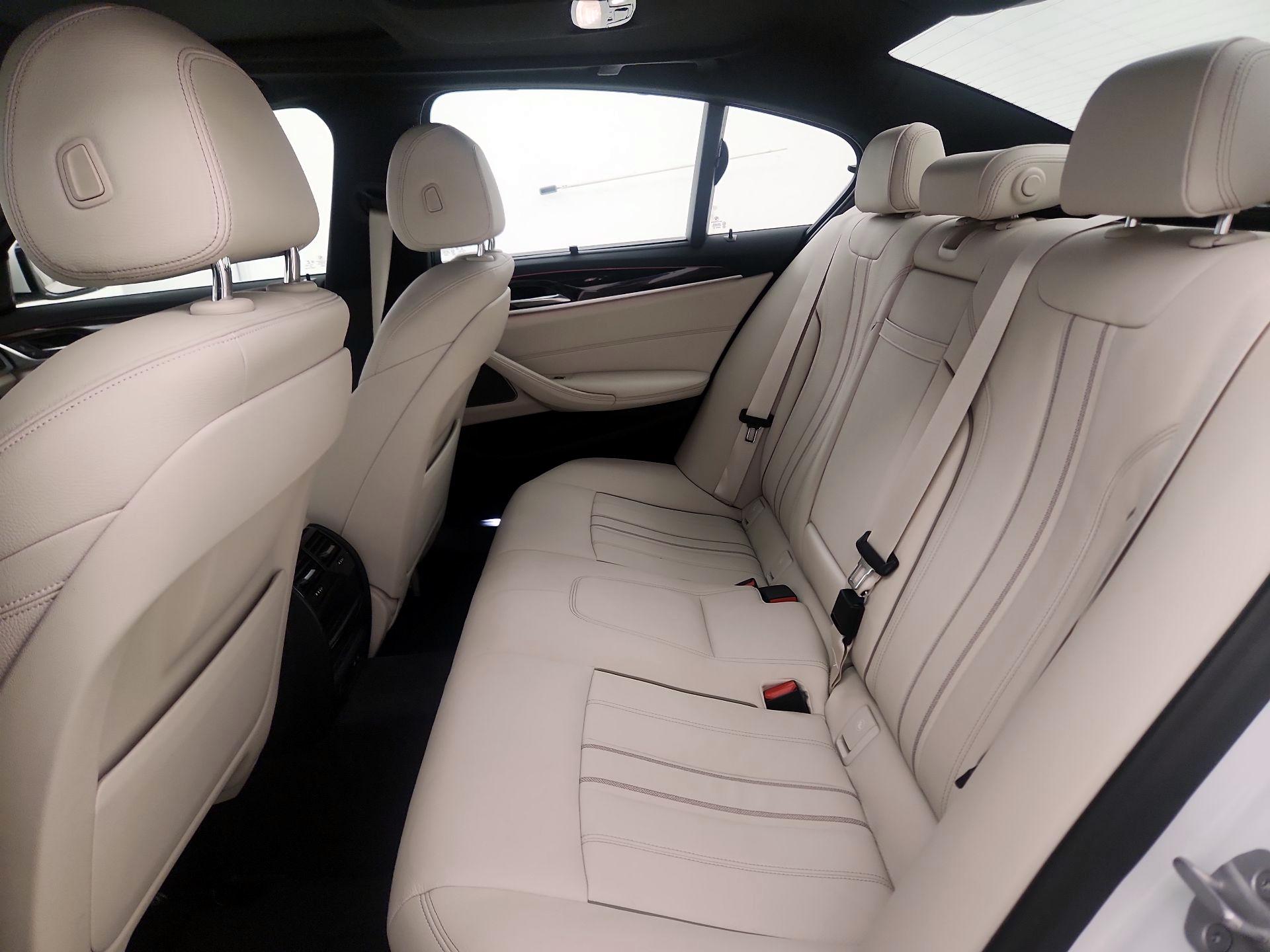 Thumbnail: 2021 BMW 5 Series - 20