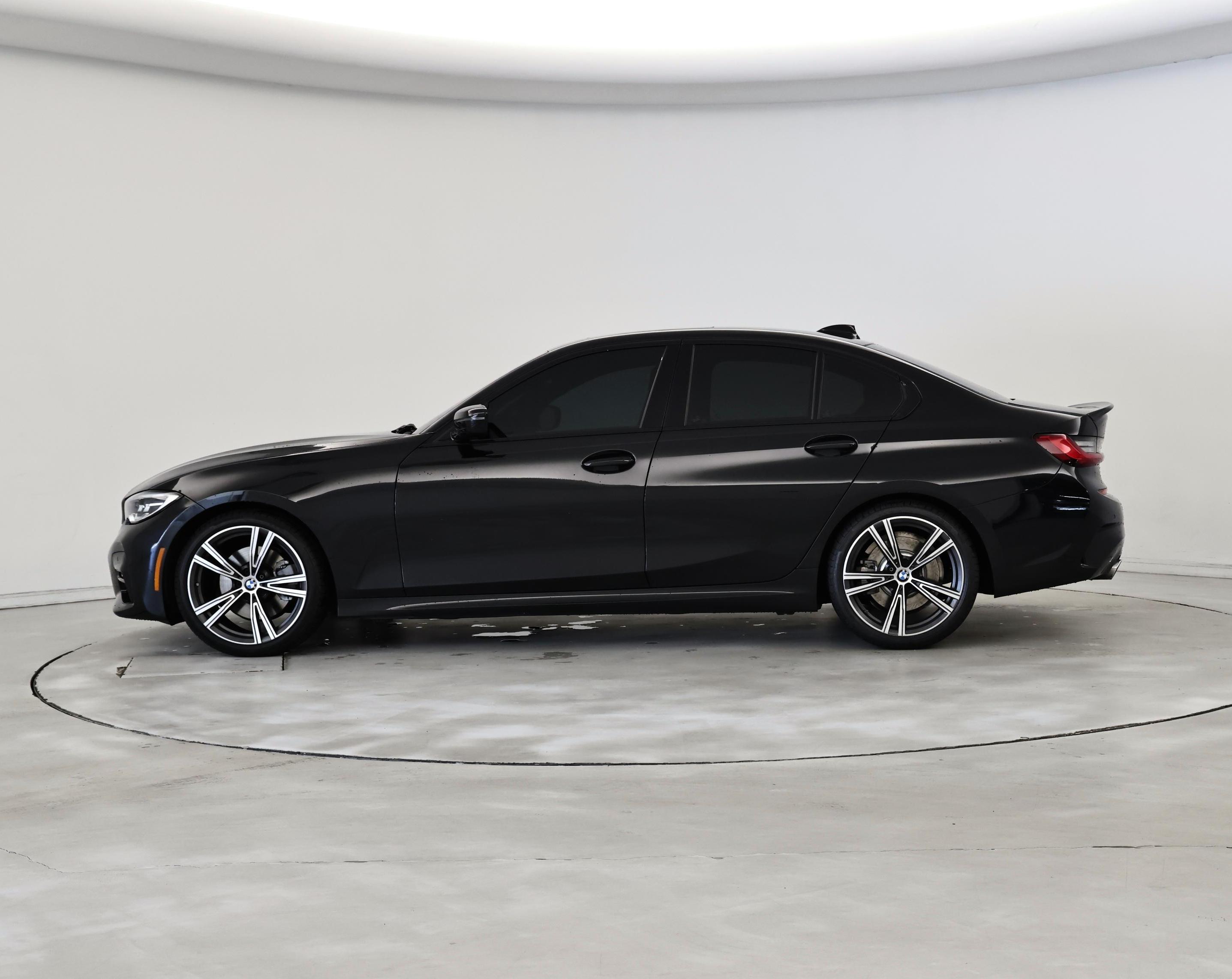 Thumbnail: 2021 BMW 3 Series - 3