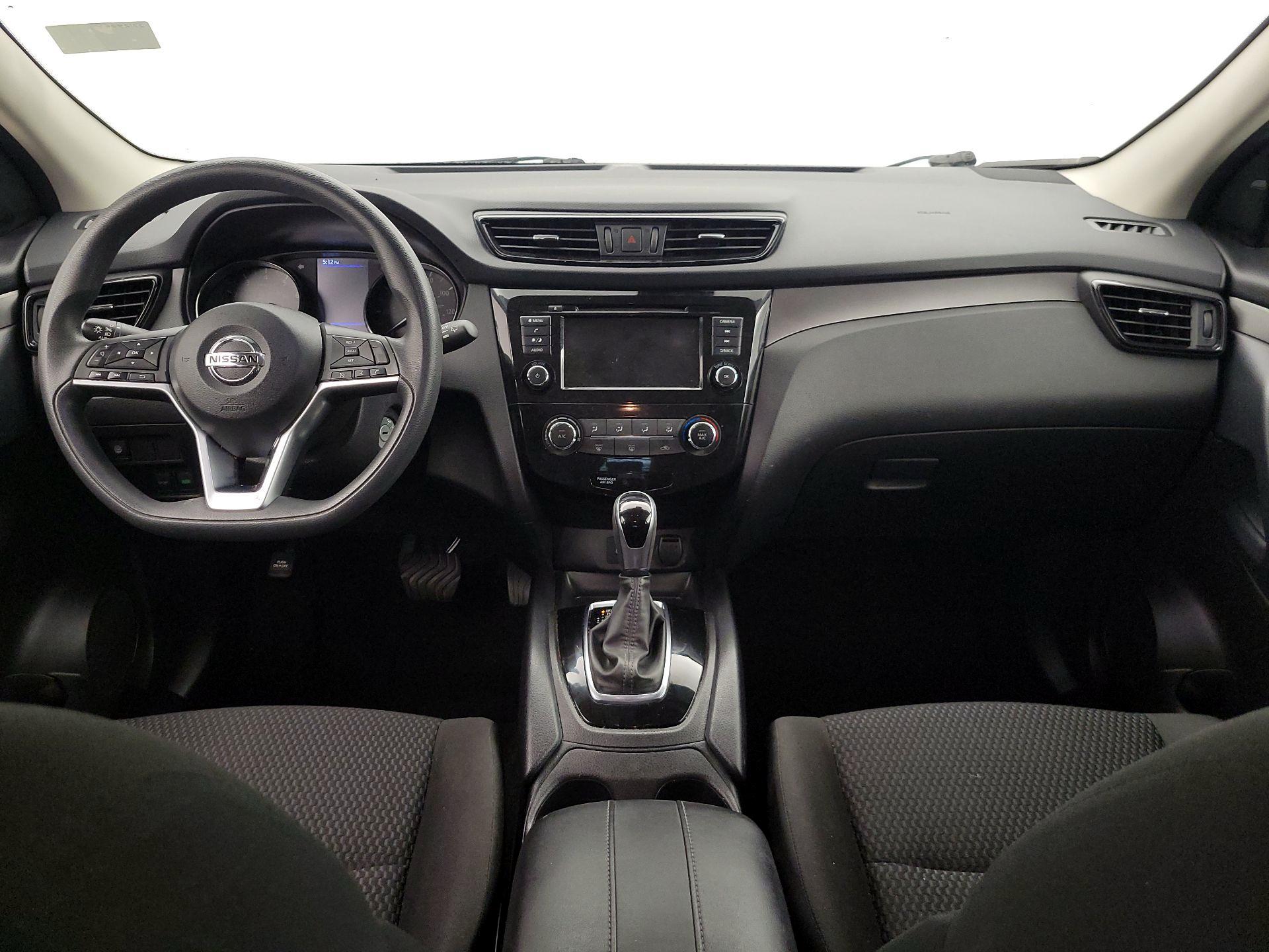 Thumbnail: 2020 Nissan Rogue Sport - 9