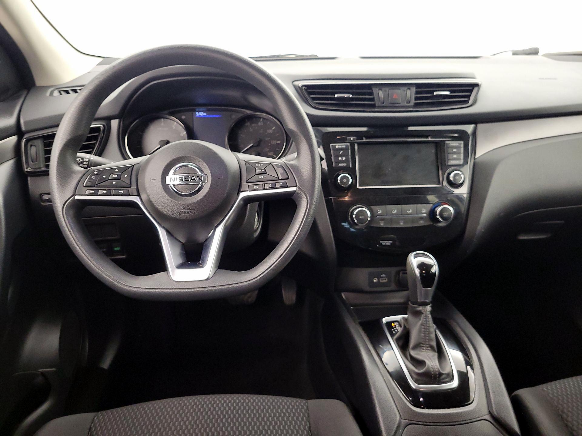 Thumbnail: 2020 Nissan Rogue Sport - 10