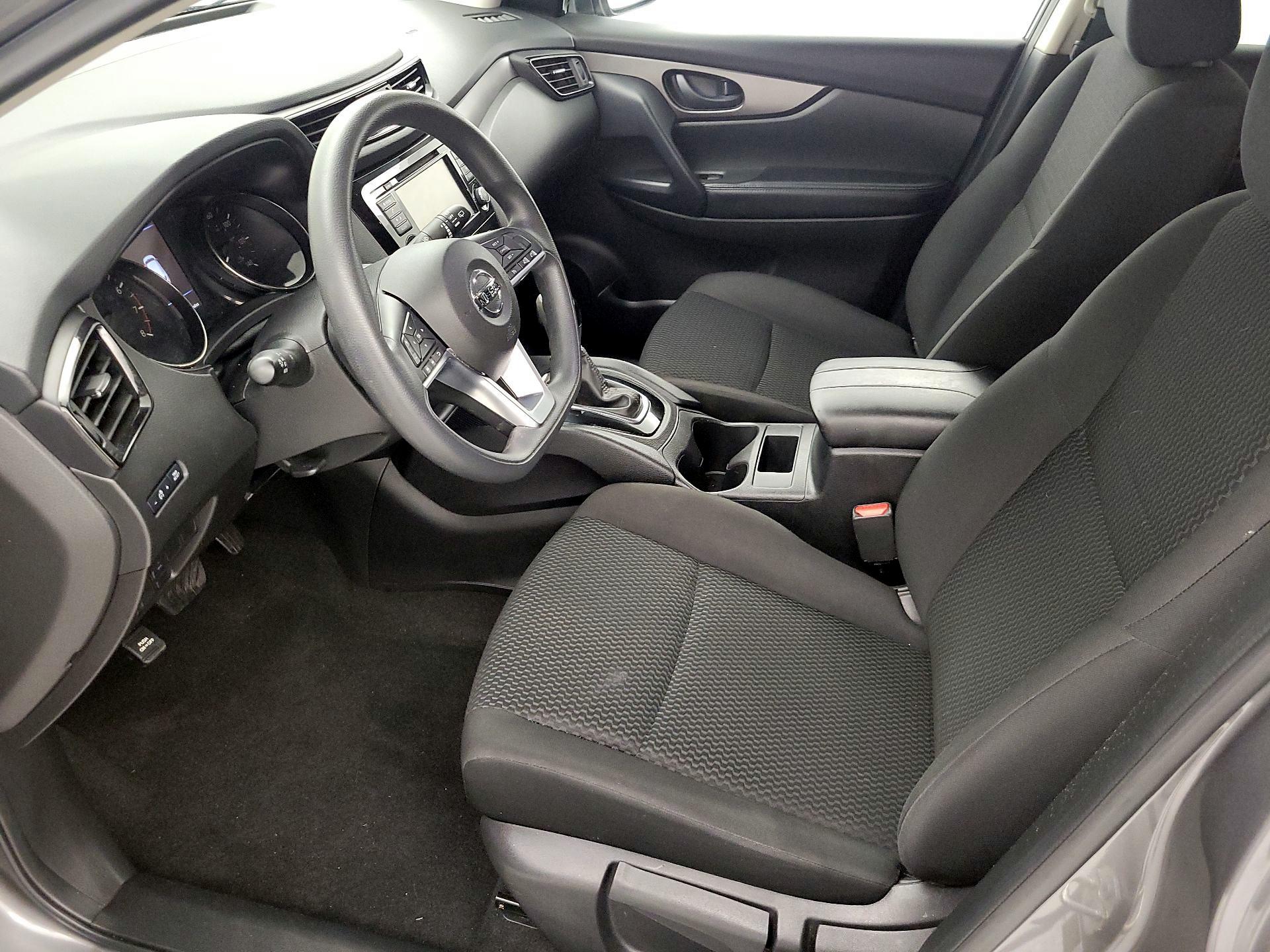 Thumbnail: 2020 Nissan Rogue Sport - 11