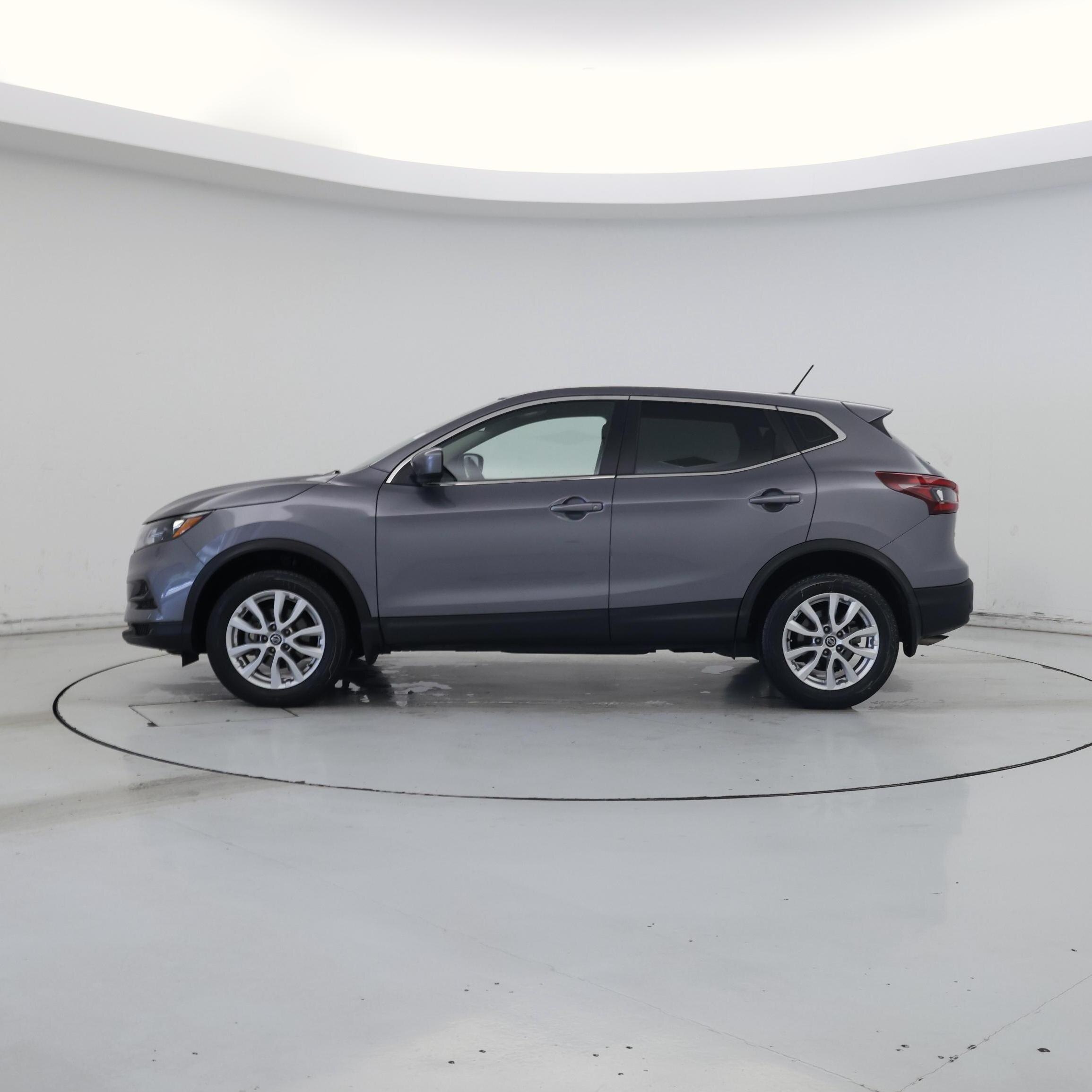 Thumbnail: 2020 Nissan Rogue Sport - 3